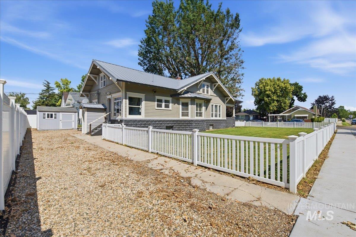 1030 Center Ave Property Photo 42