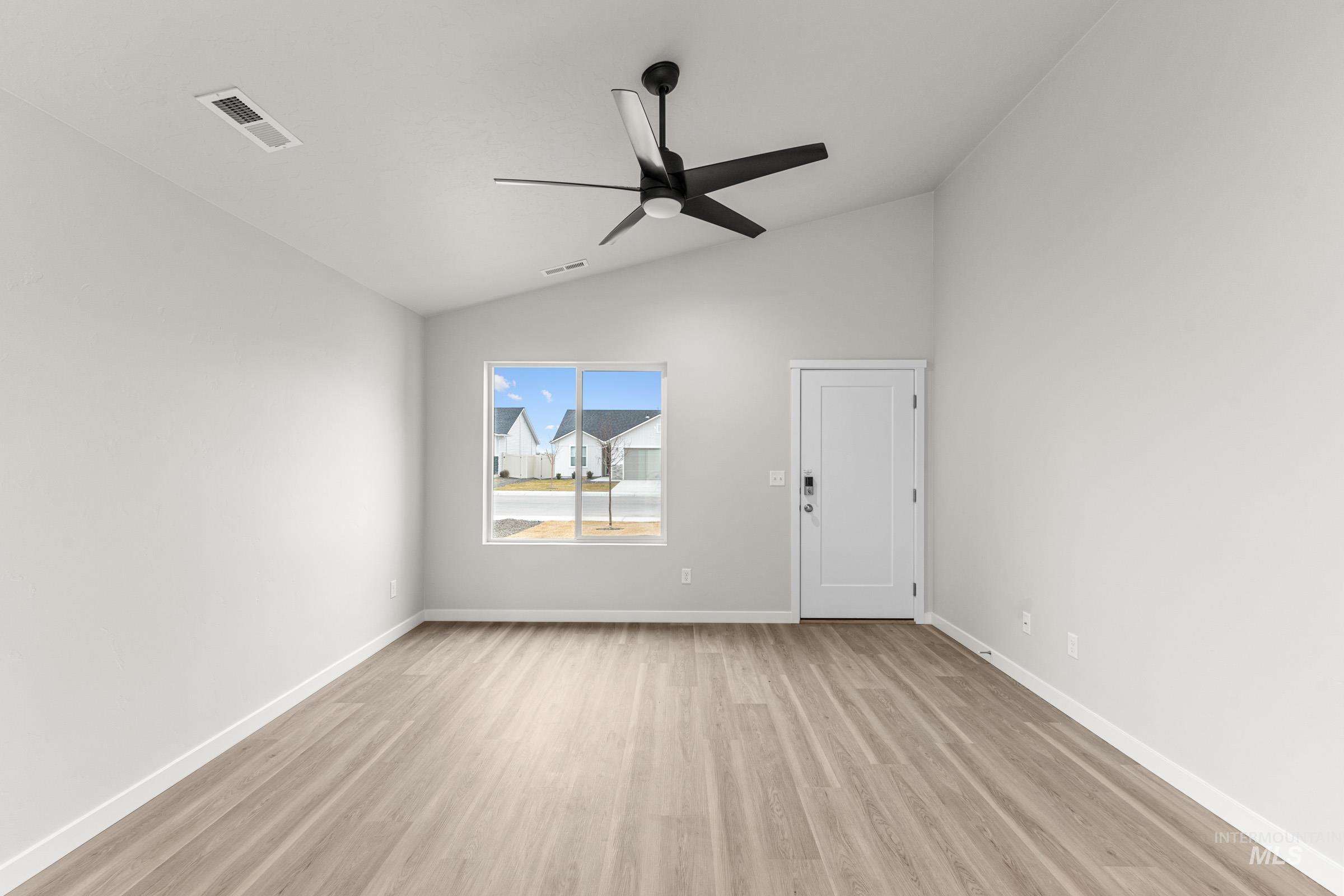 2331 W Trout Lily St Property Photo 2