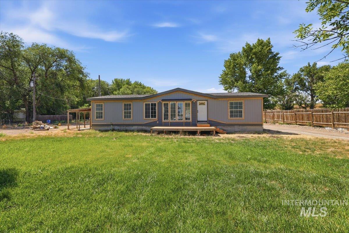 3065 Pioneer Rd Property Photo 1