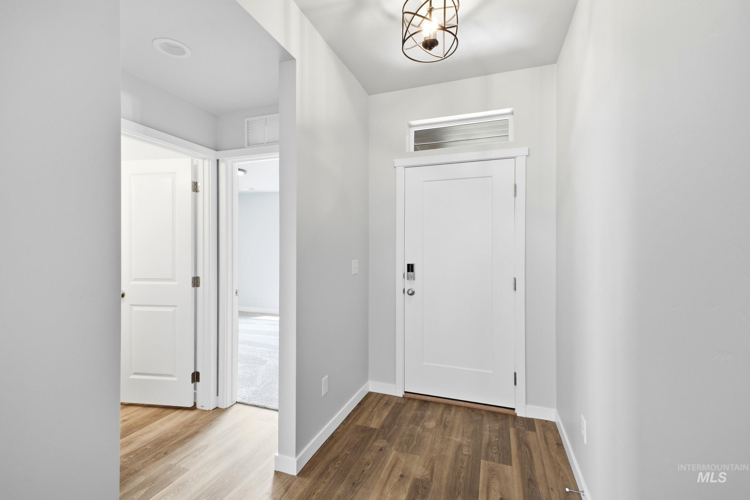 14106 Winding St Property Photo 2