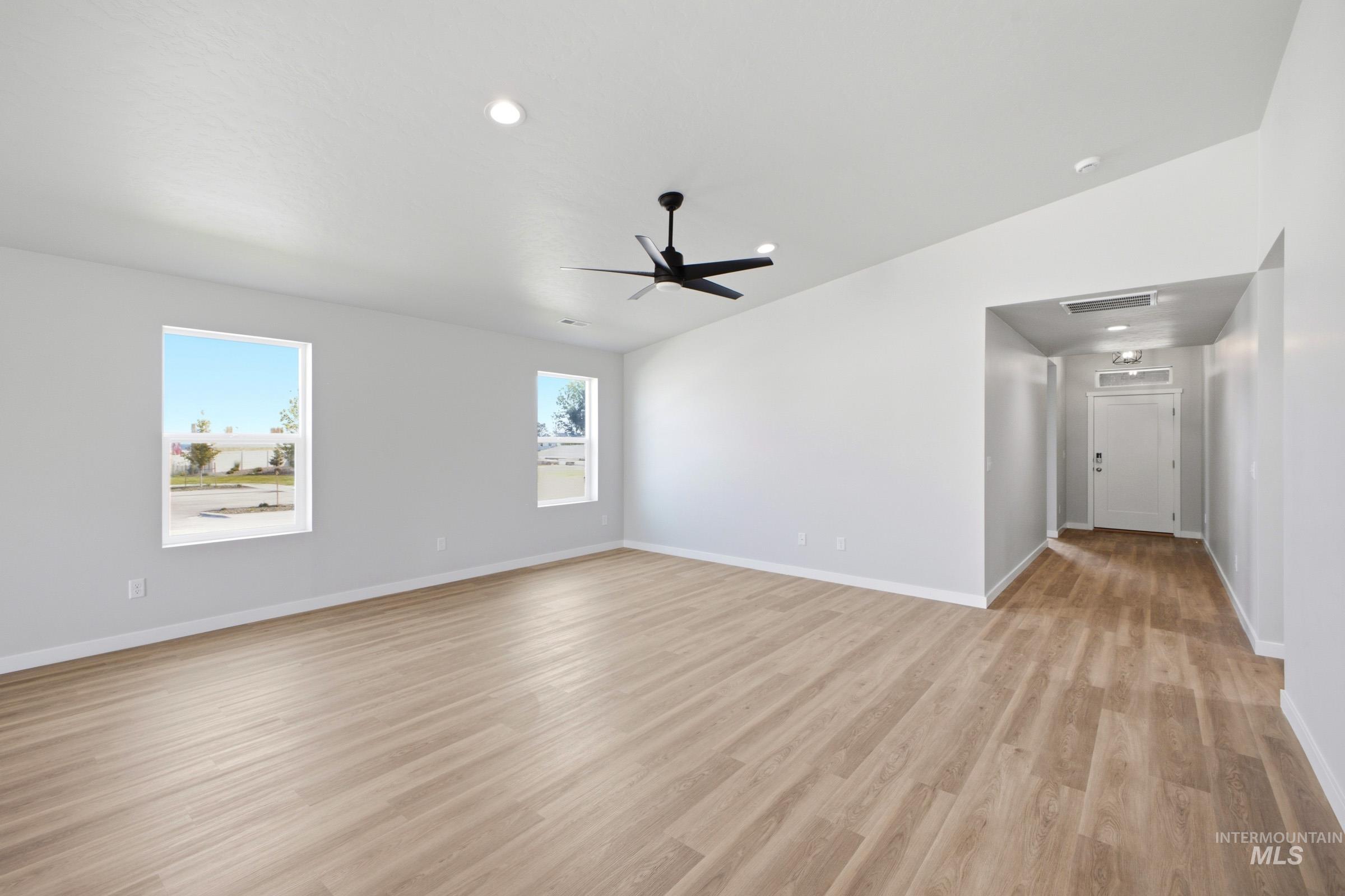 14106 Winding St Property Photo 8