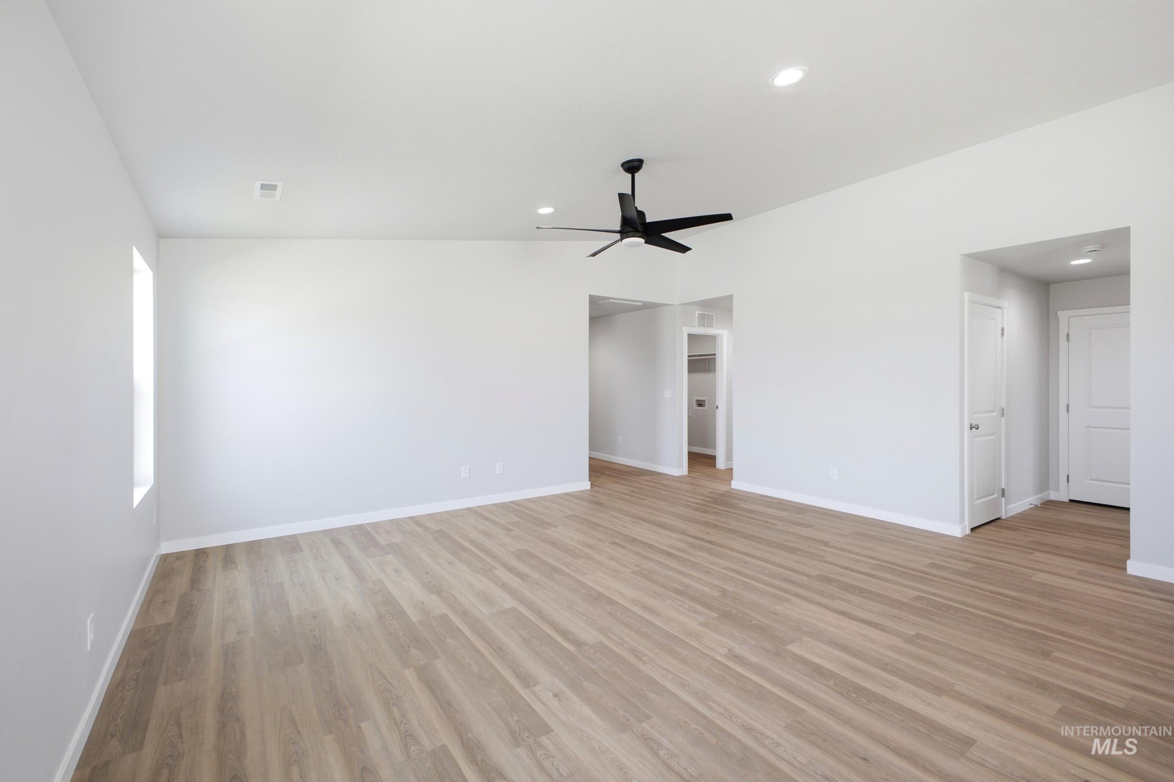 14106 Winding St Property Photo 9