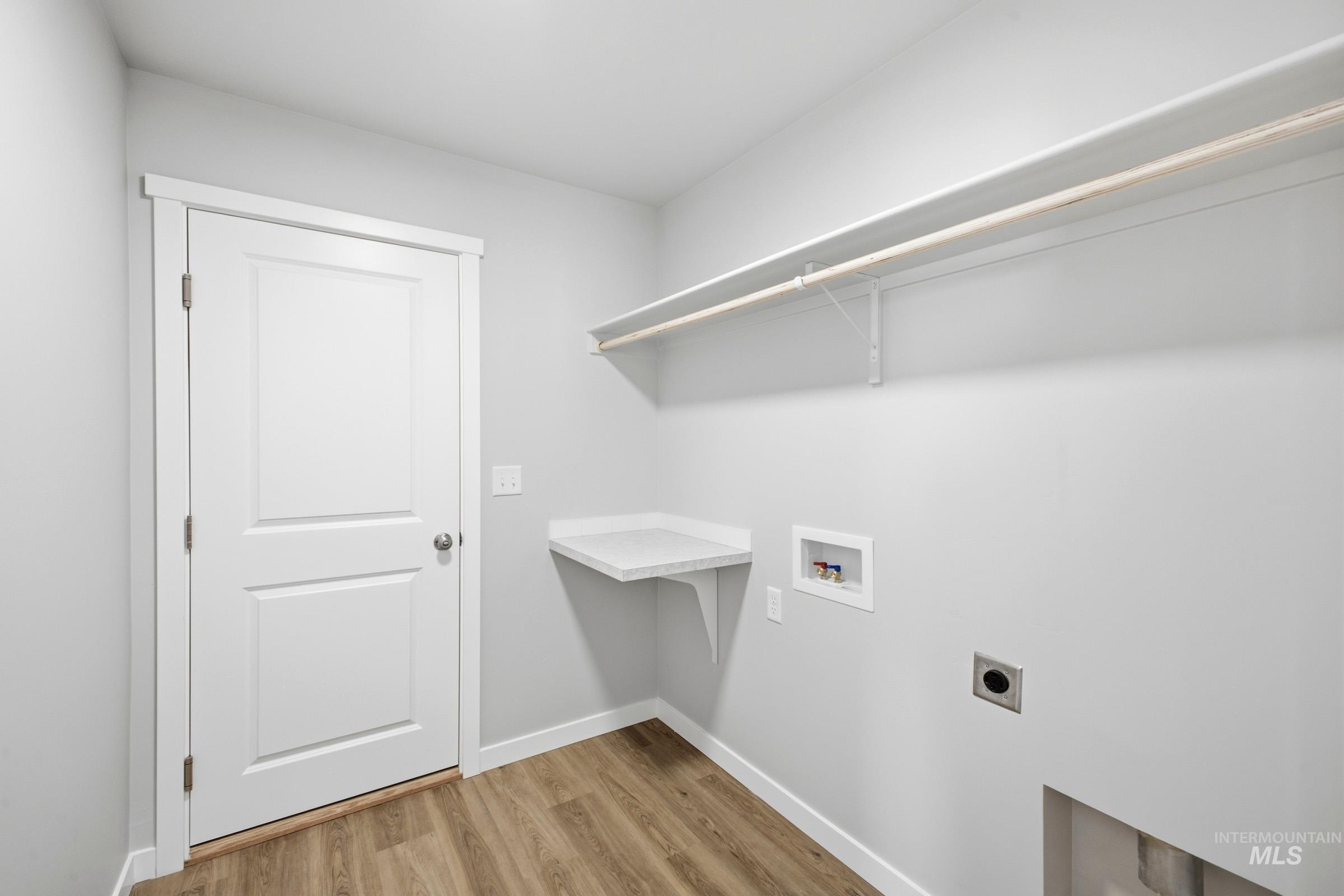 14106 Winding St Property Photo 12