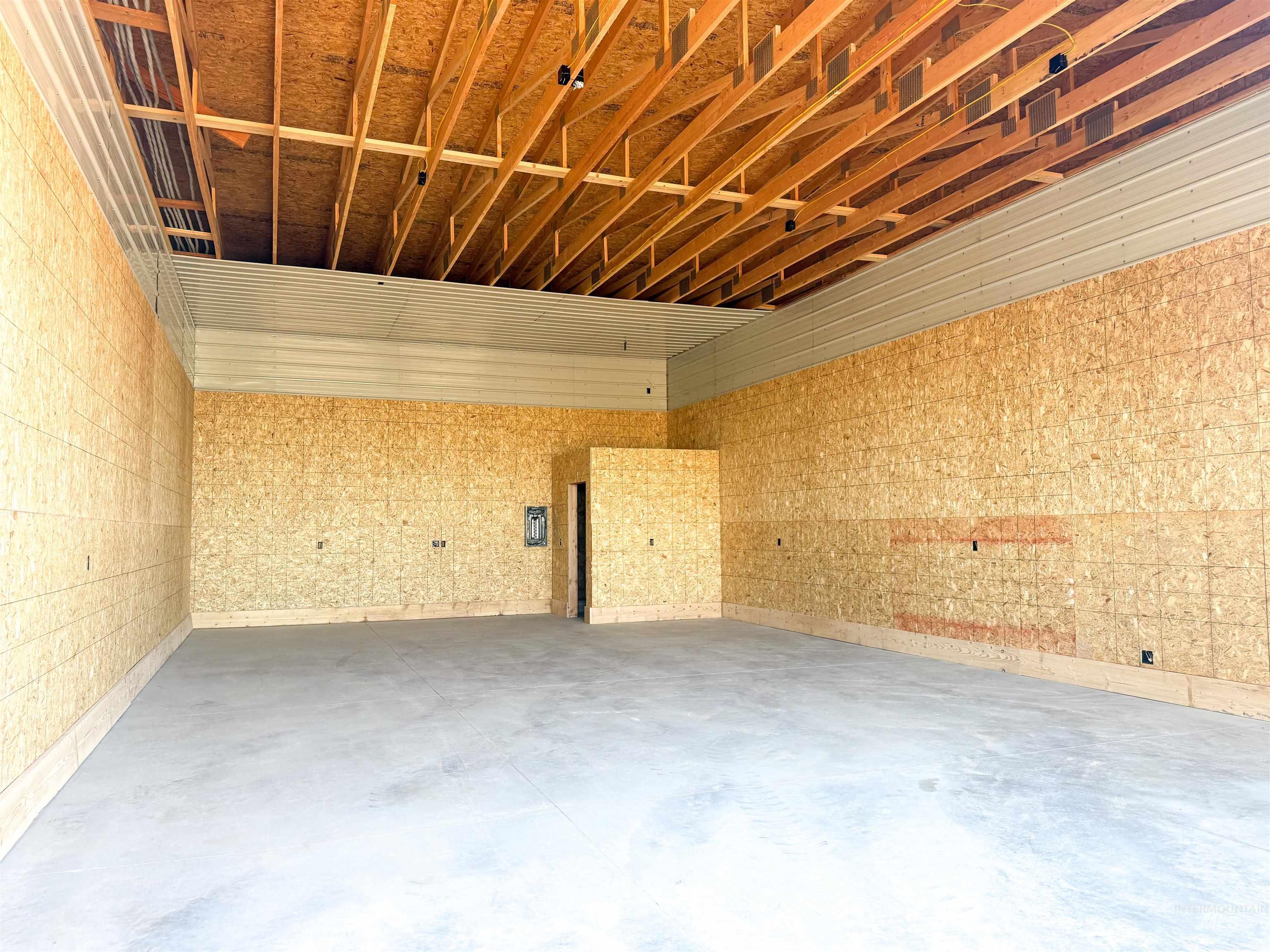 102 Grizzly Way Property Photo 4