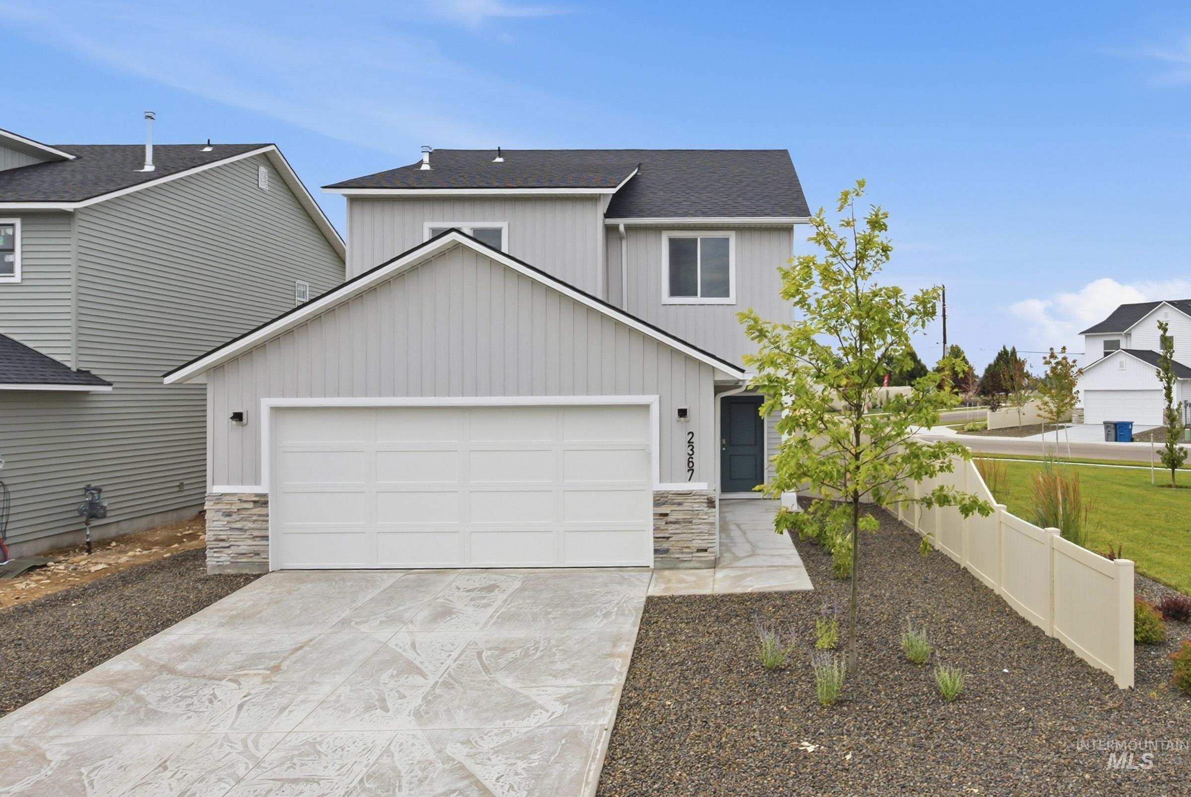 2367 W Fallon Lp Property Photo 1