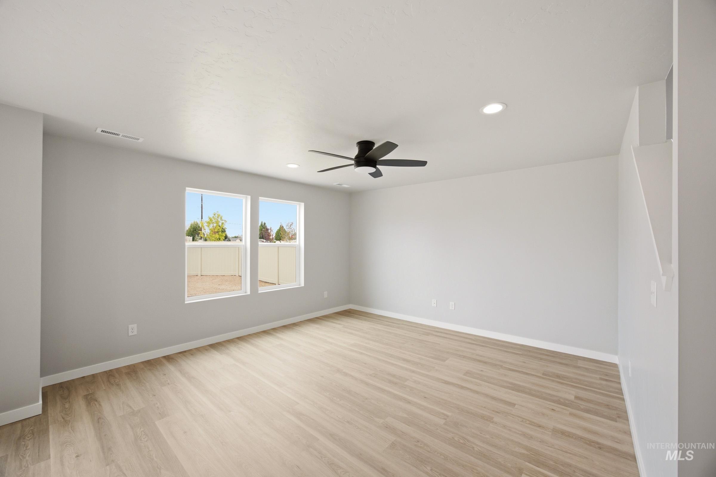 2367 W Fallon Lp Property Photo 6