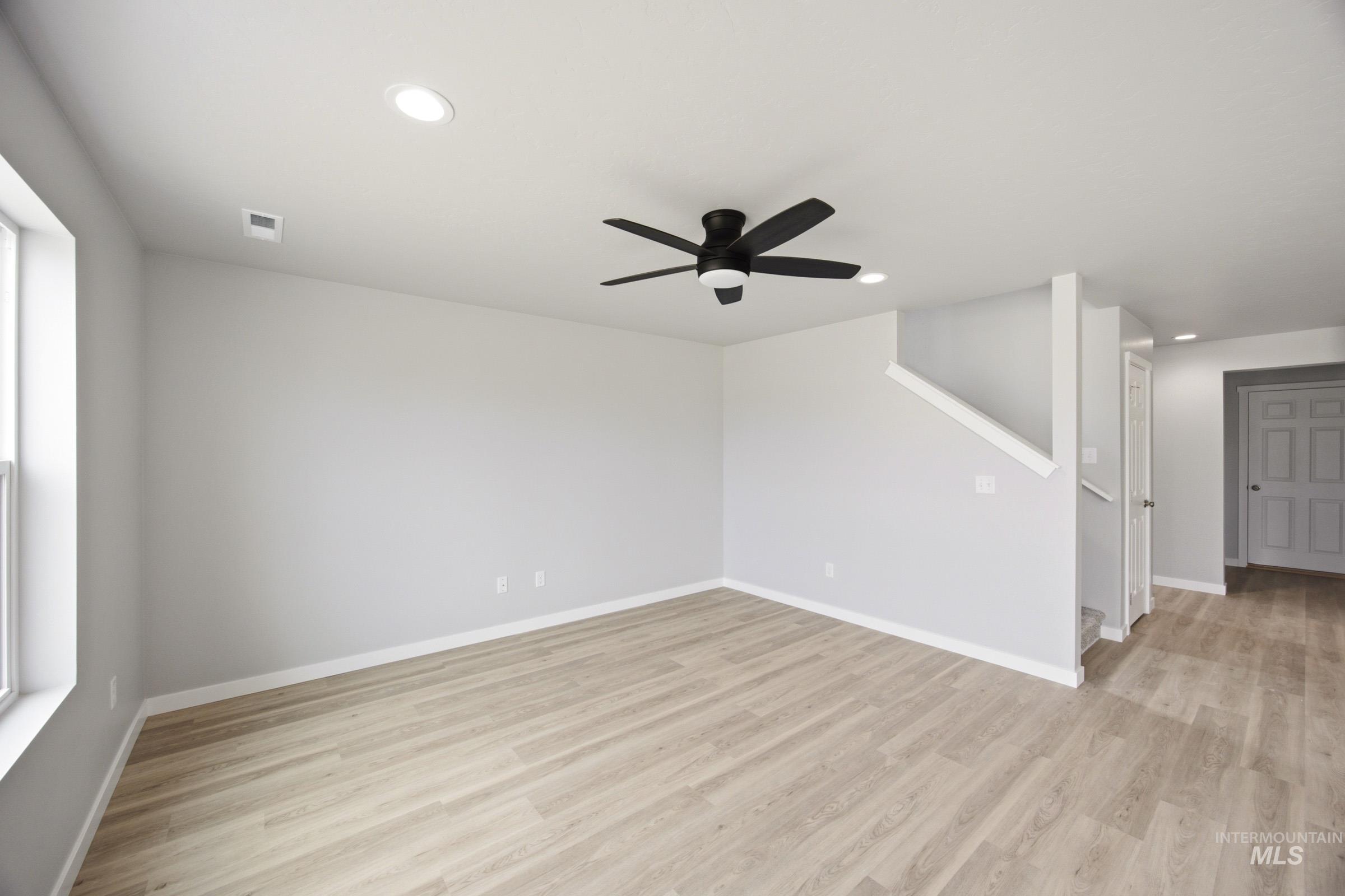 2367 W Fallon Lp Property Photo 7