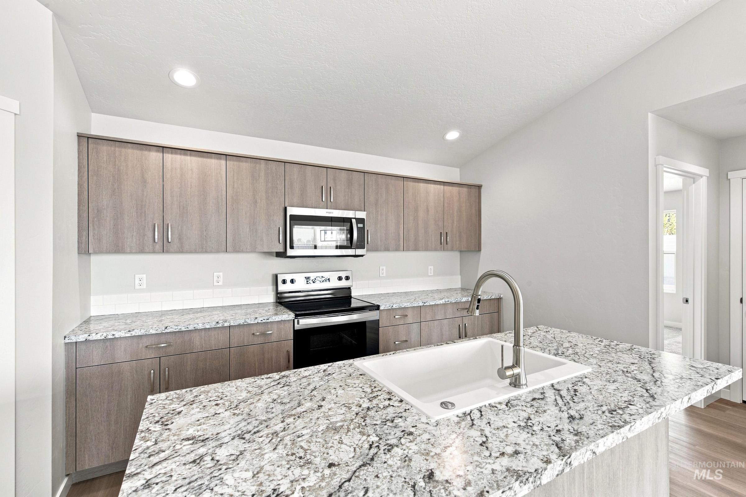 3849 E White Plains St Property Photo 4