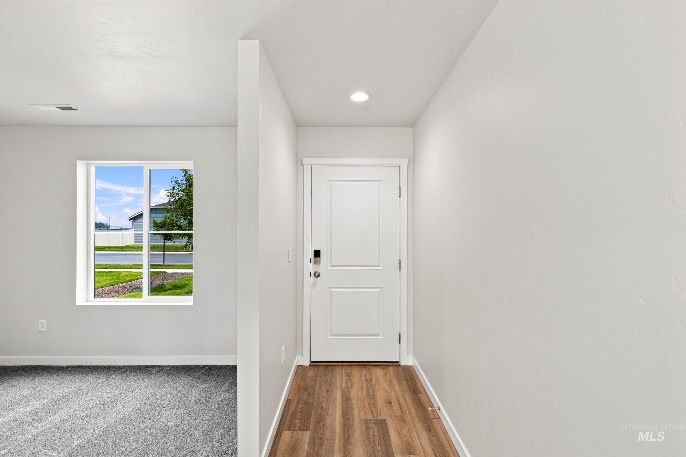 3813 E White Plains St Property Photo 2