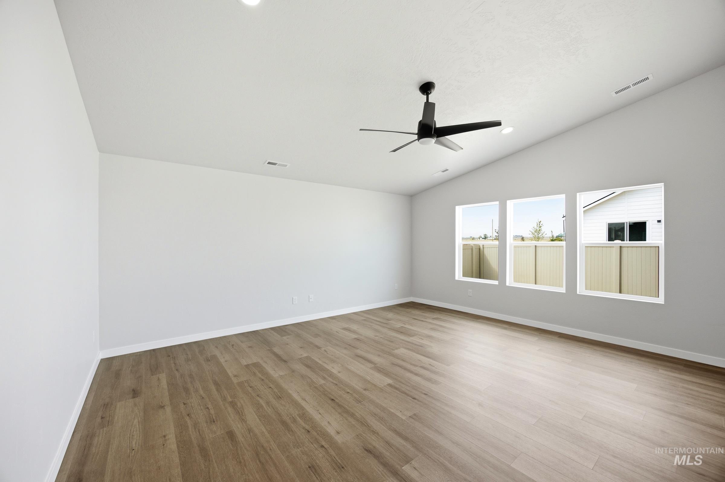 15265 Fuchsia Ave Property Photo 7