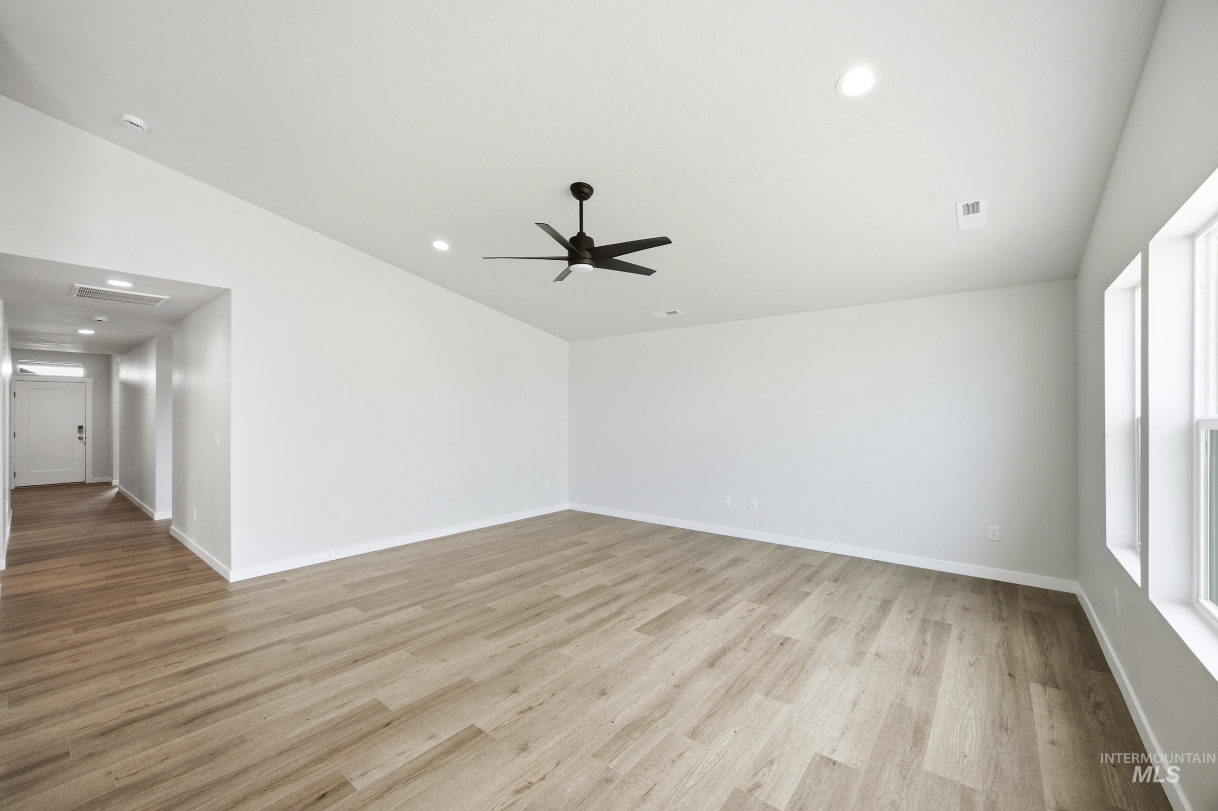 15265 Fuchsia Ave Property Photo 8