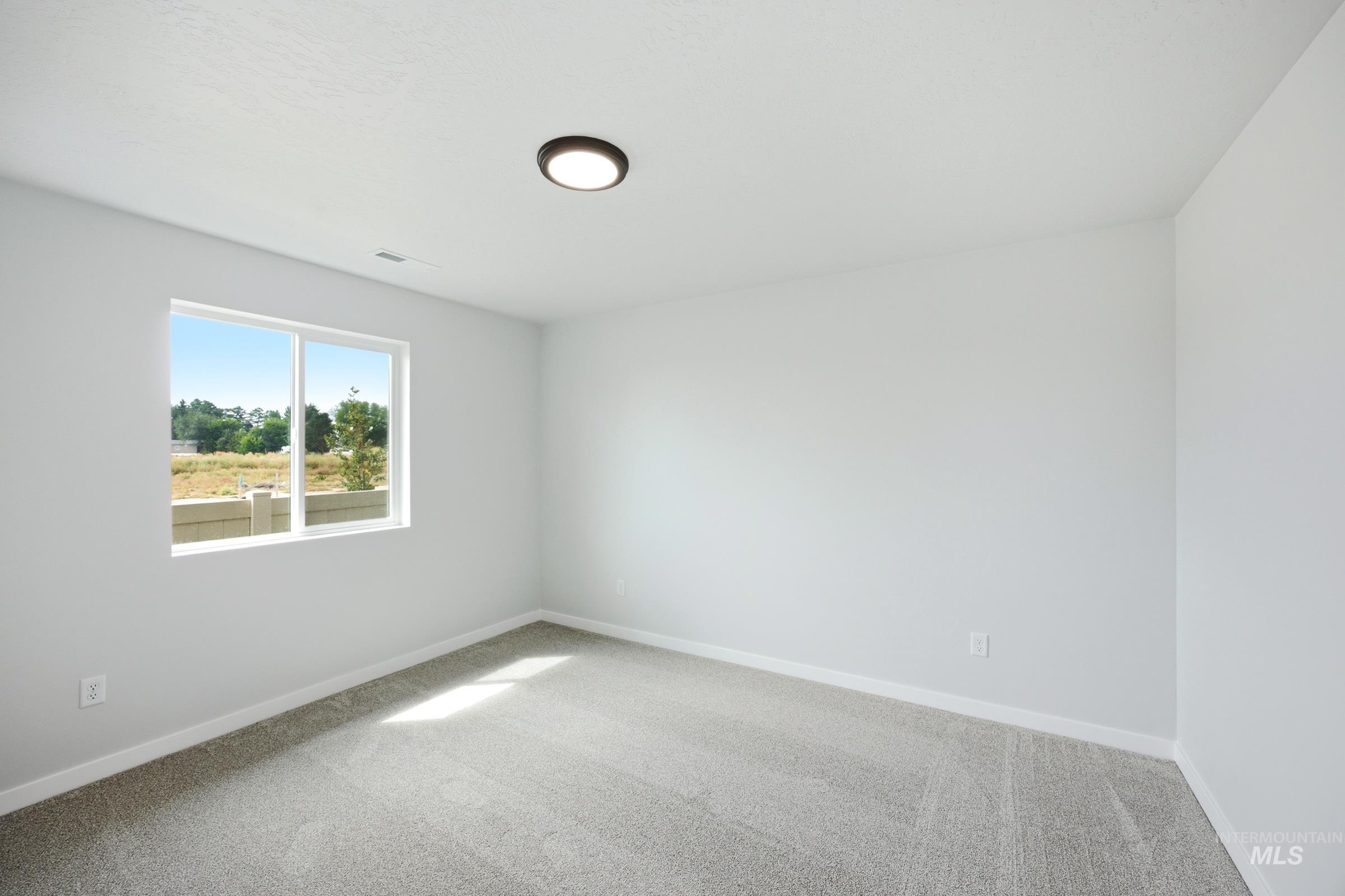 15265 Fuchsia Ave Property Photo 19