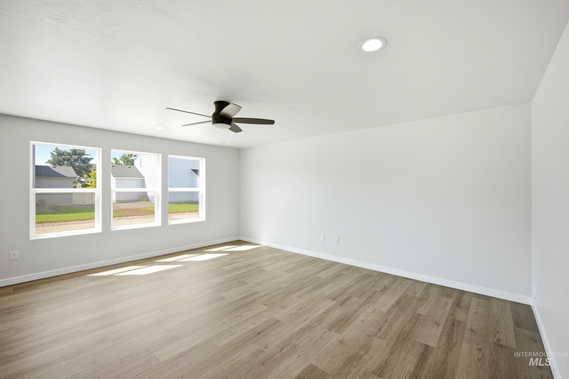 12829 Decatur St Property Photo 8