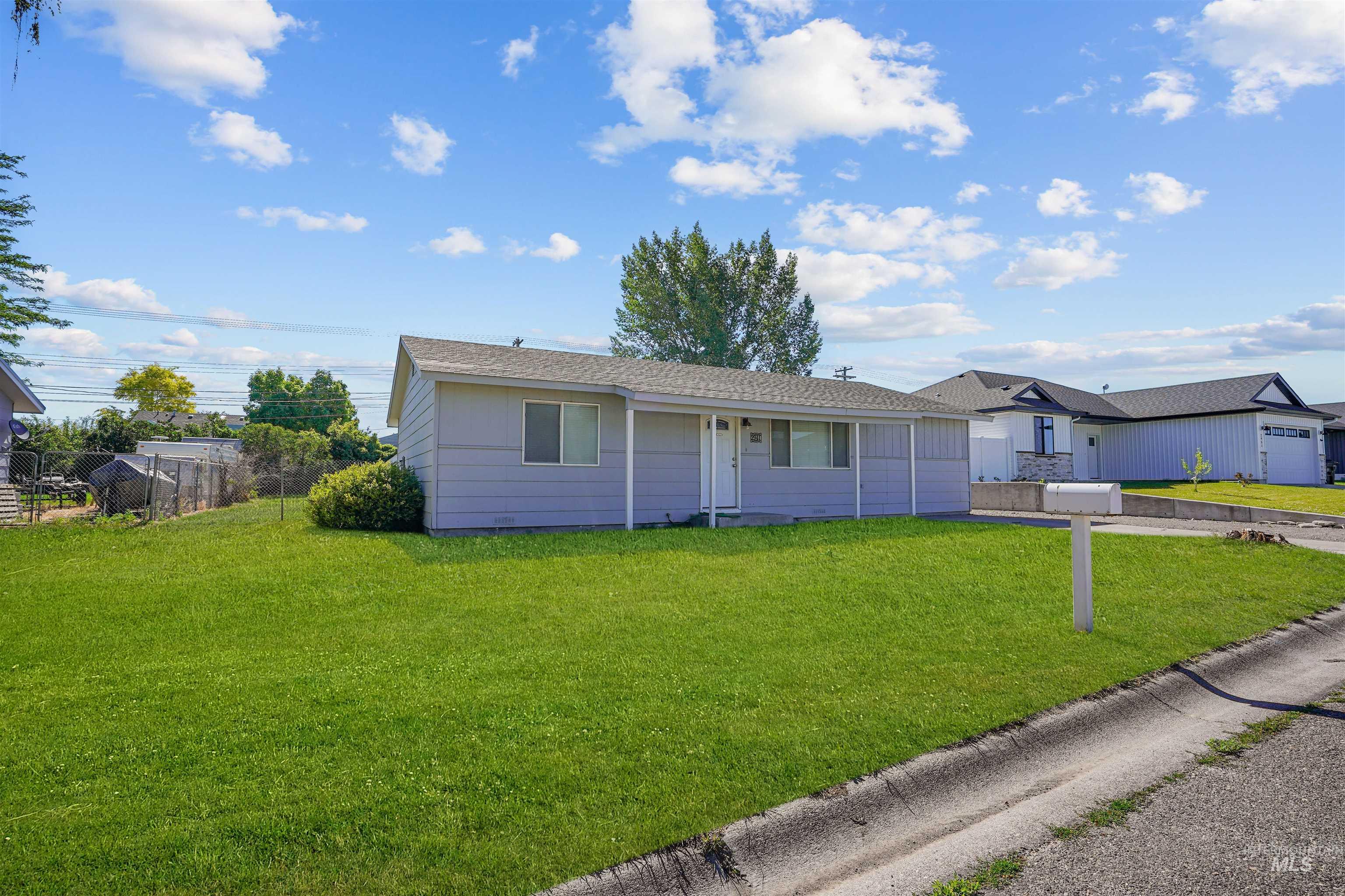 2941 Almo Ave, Property Photo 1