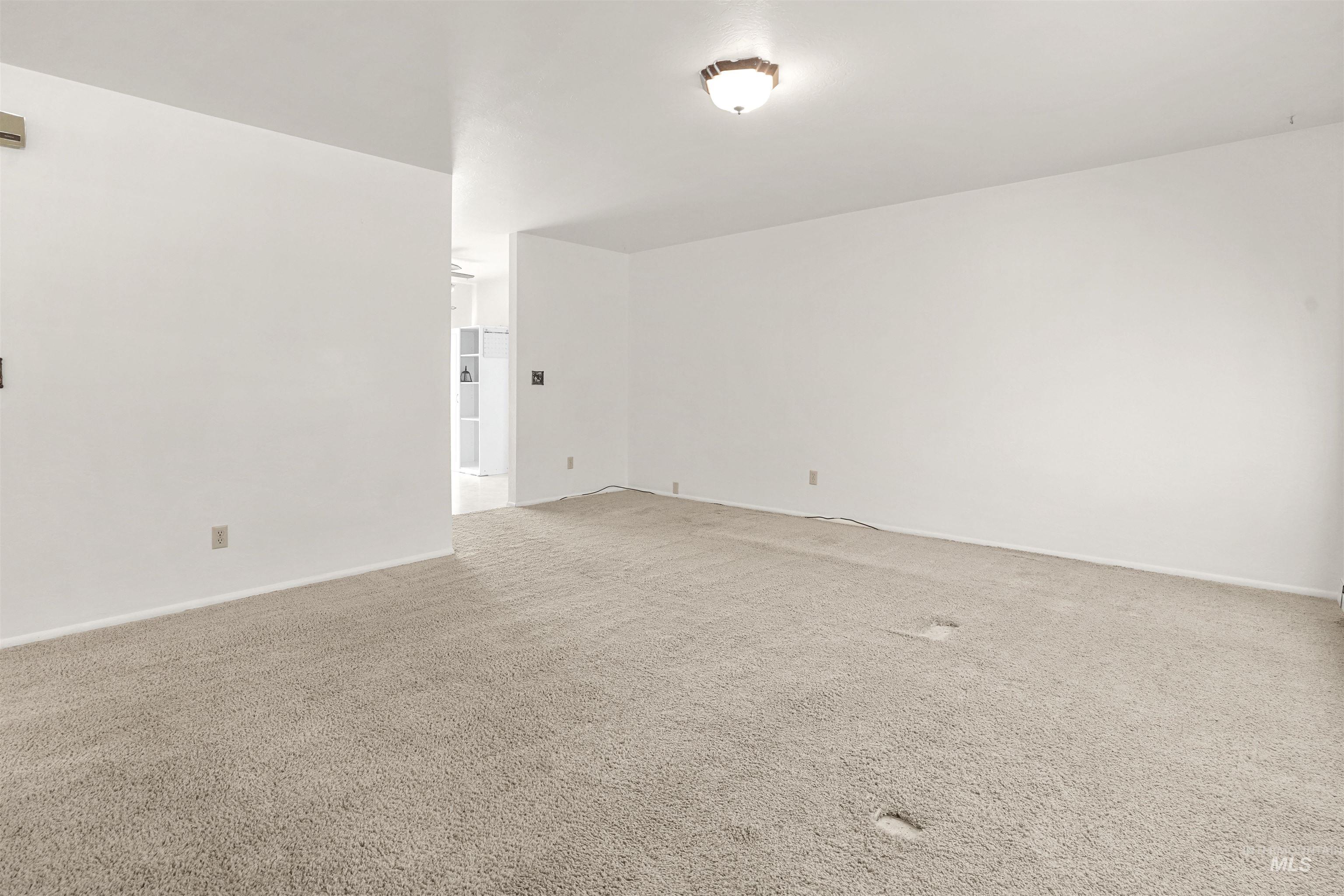 2941 Almo Ave, Property Photo 3