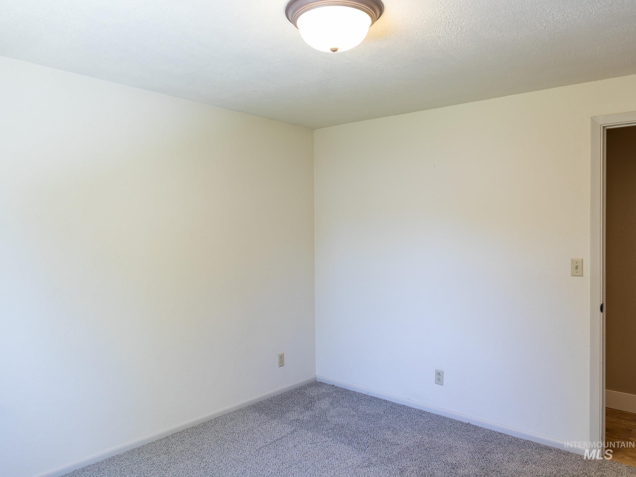 513 Ridge Way Property Photo 8