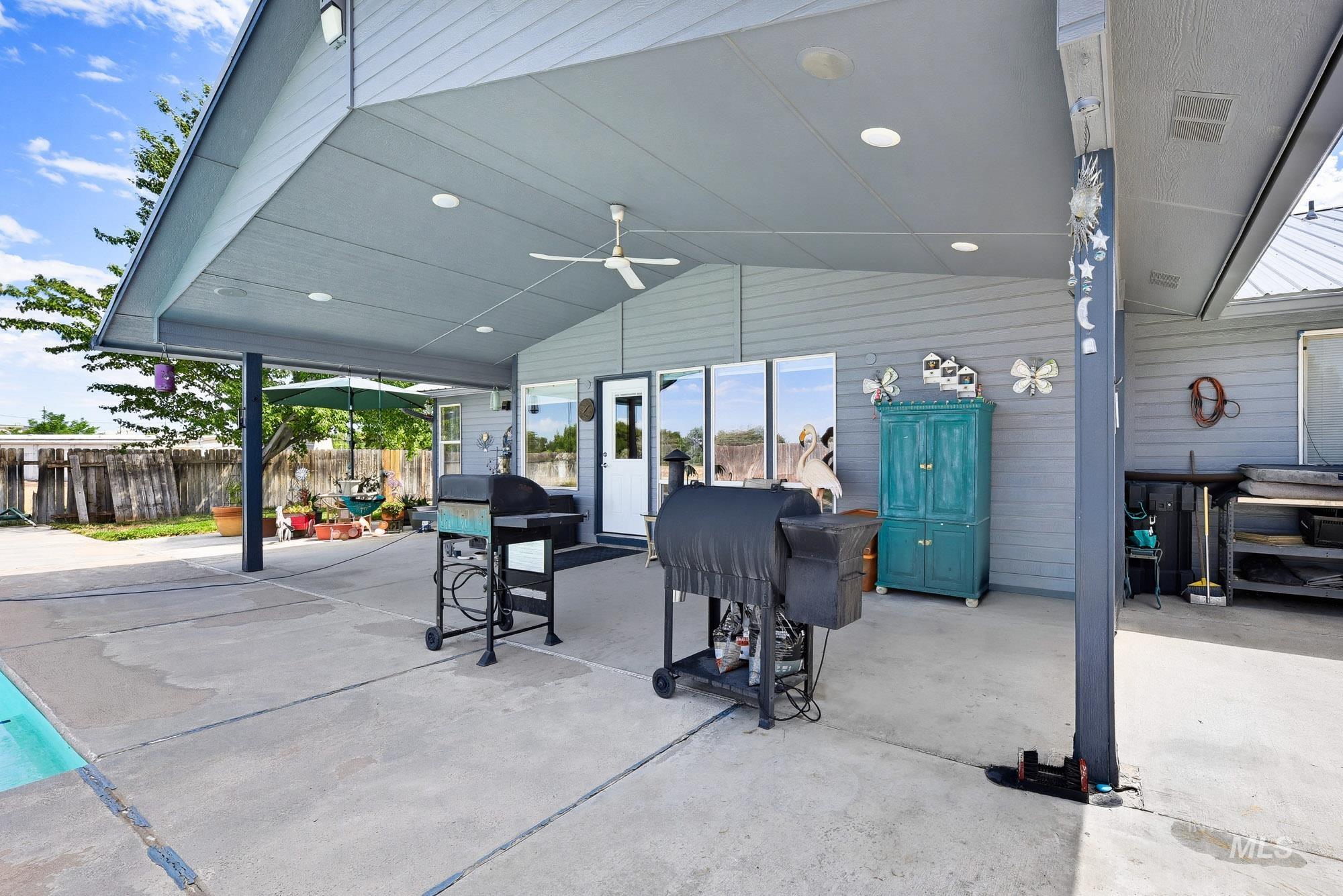 1299 N Black Cat Property Photo 34