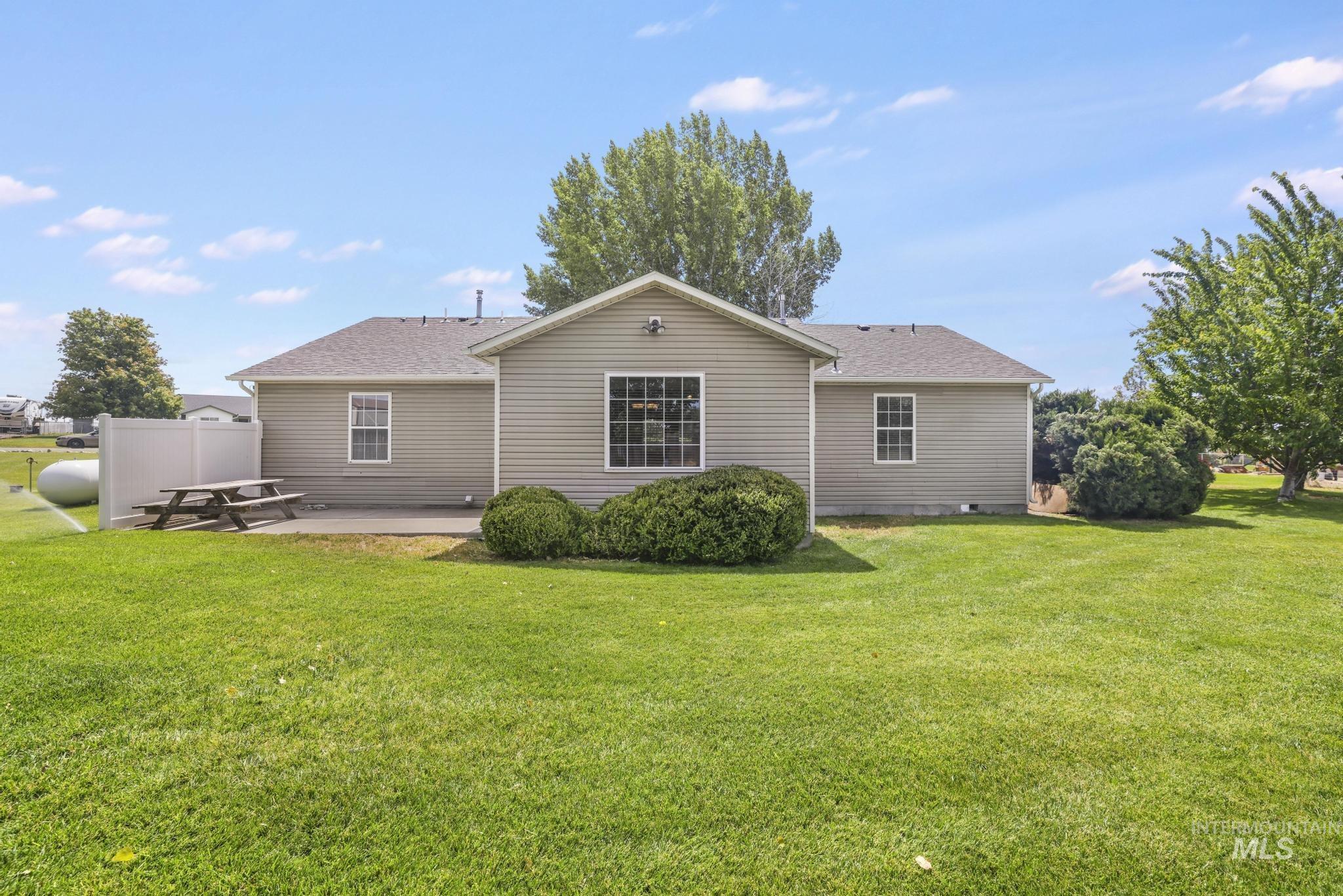 183 Rainbow Dr Property Photo 16