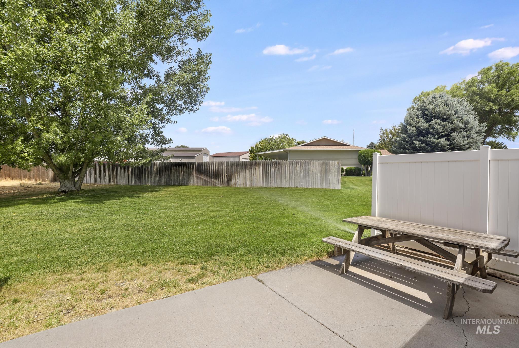183 Rainbow Dr Property Photo 18