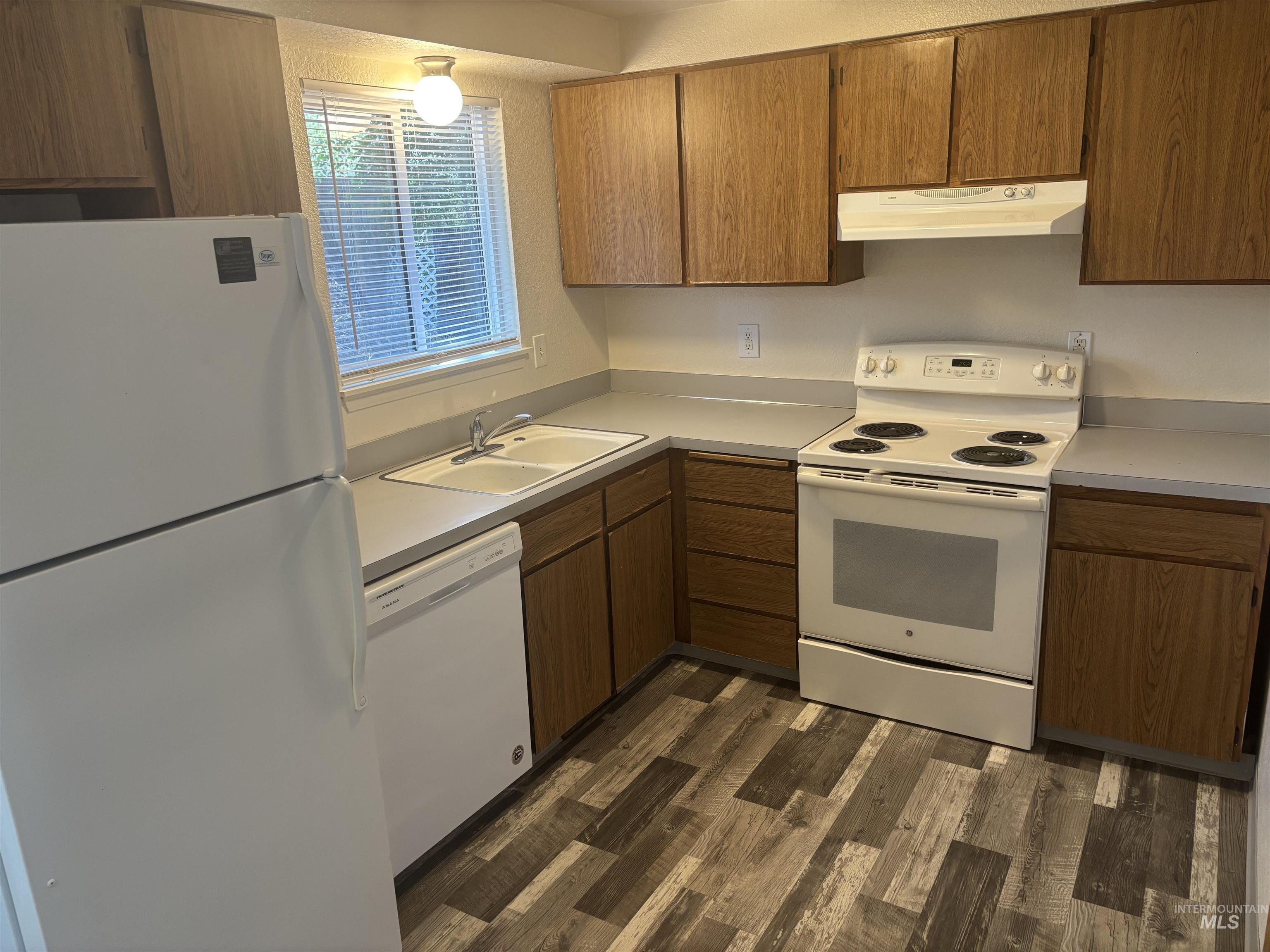 3695-3703 W Morris Hill Road Property Photo 6