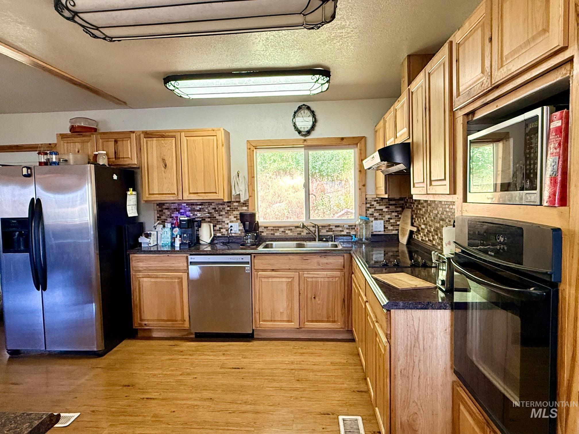 35322 River Rd Property Photo 12