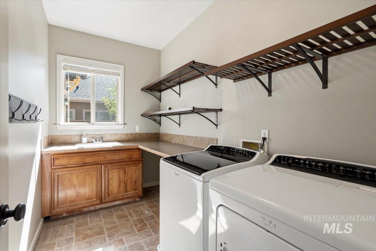 811 E Silver Torch Property Photo 17