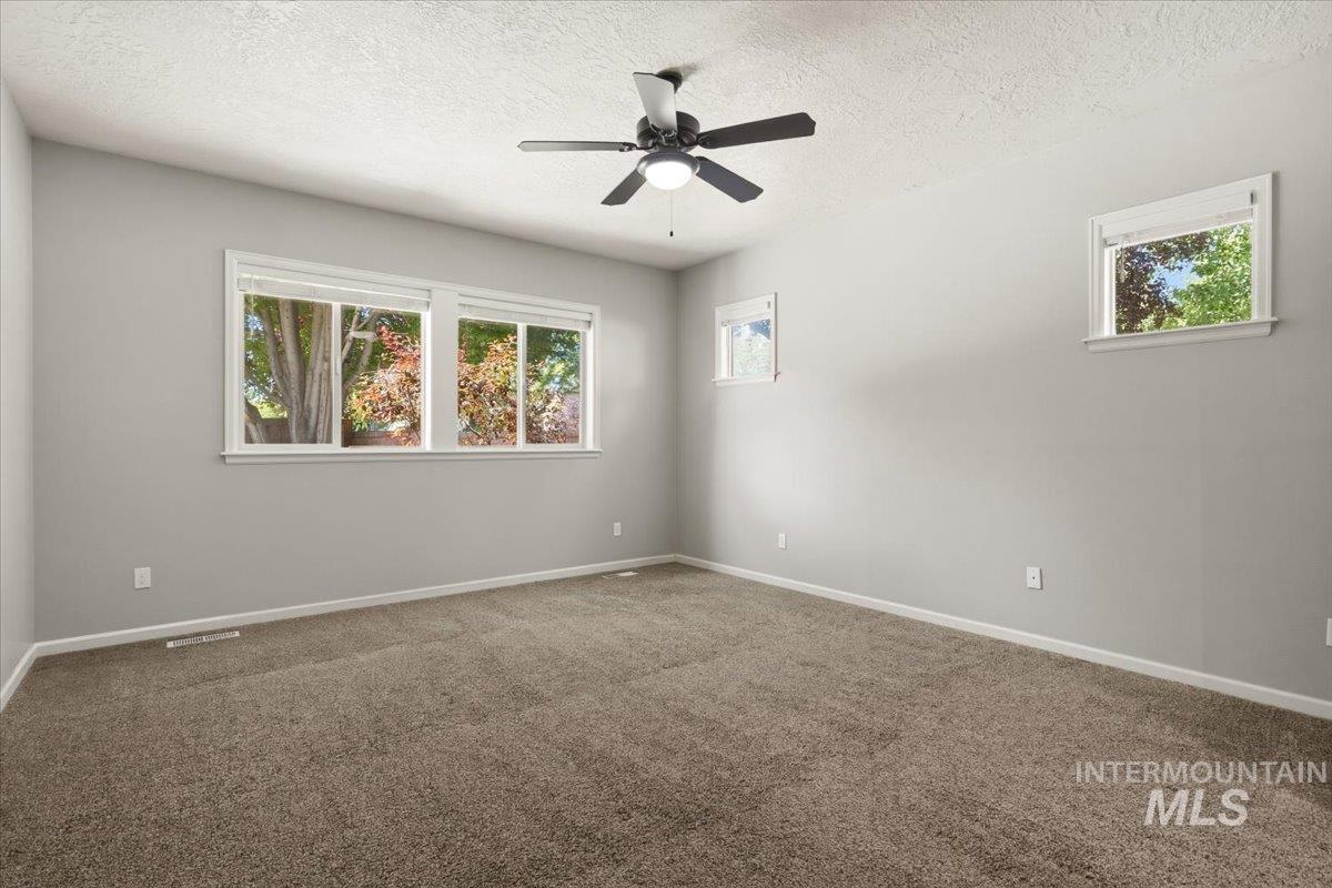 811 E Silver Torch Property Photo 18
