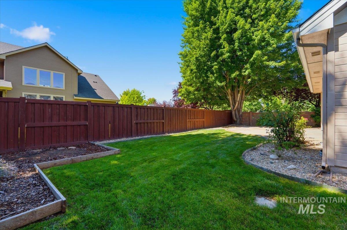 811 E Silver Torch Property Photo 31