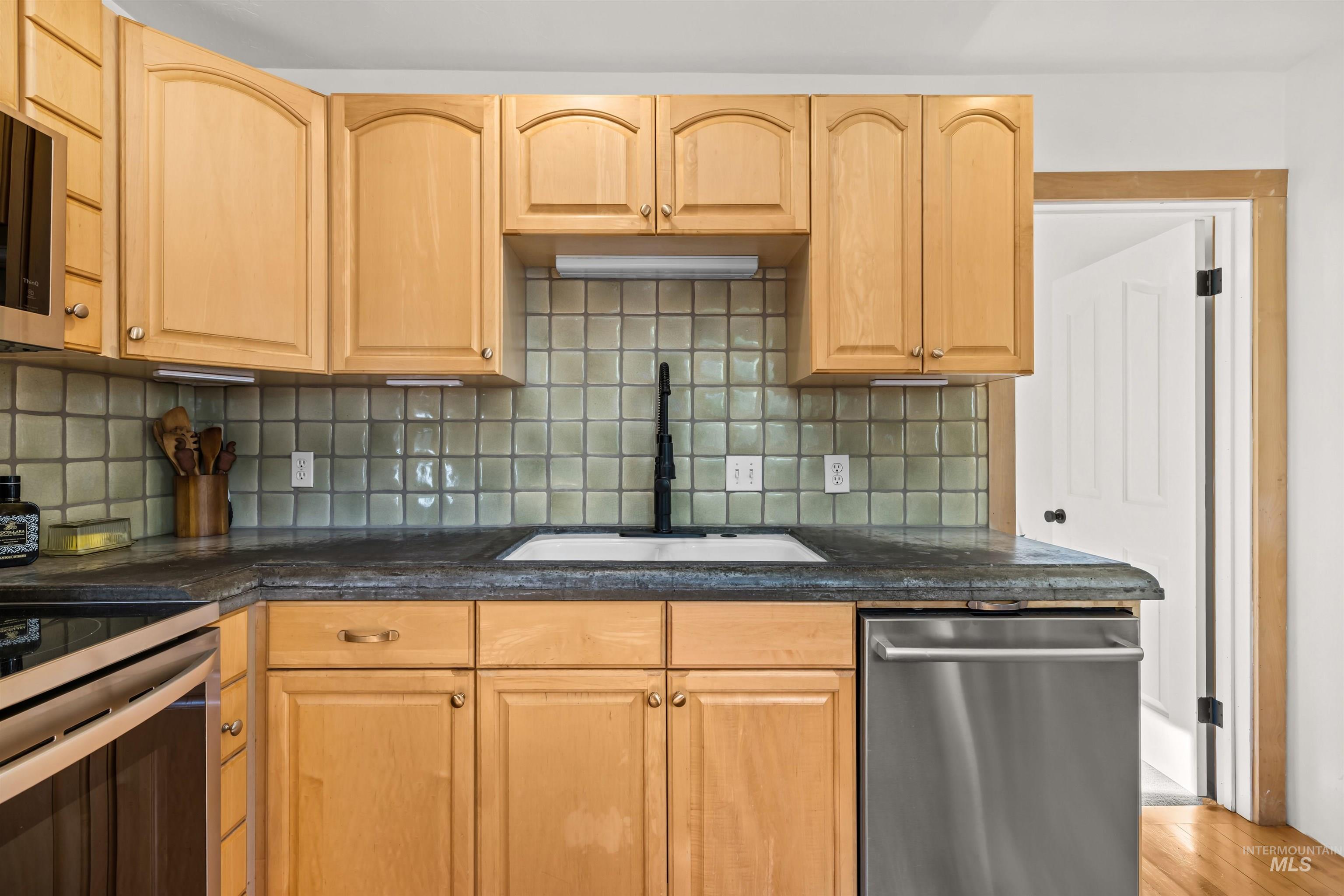 111 N Aspen Drive Property Photo 14