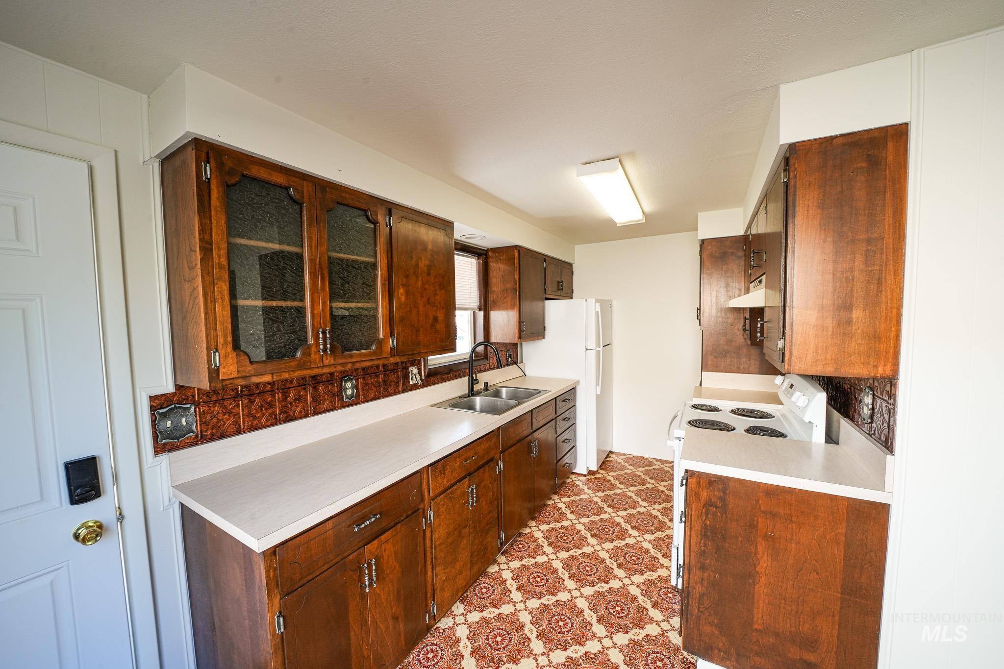 311 Cunningham Street Property Photo 9