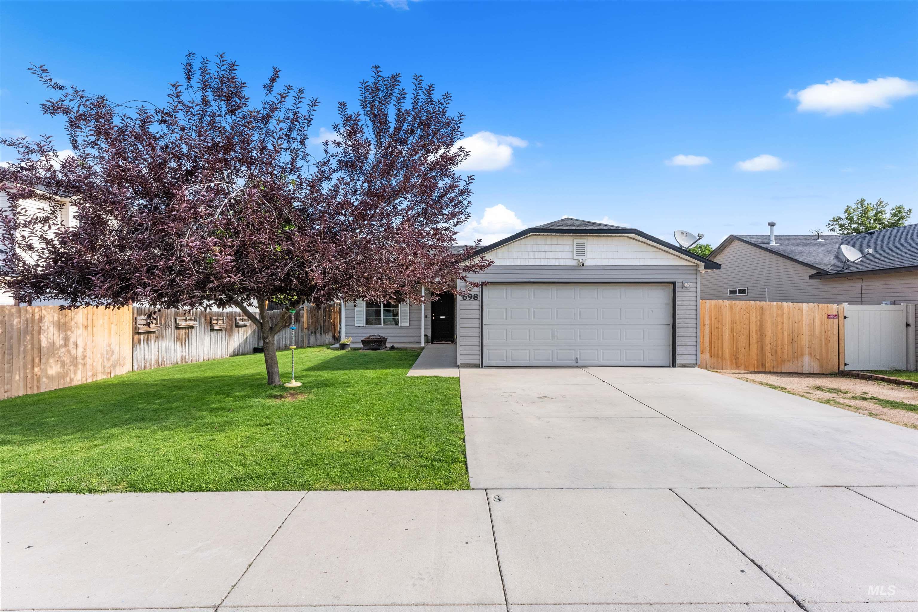 698 E Great Bear Street Property Photo 1