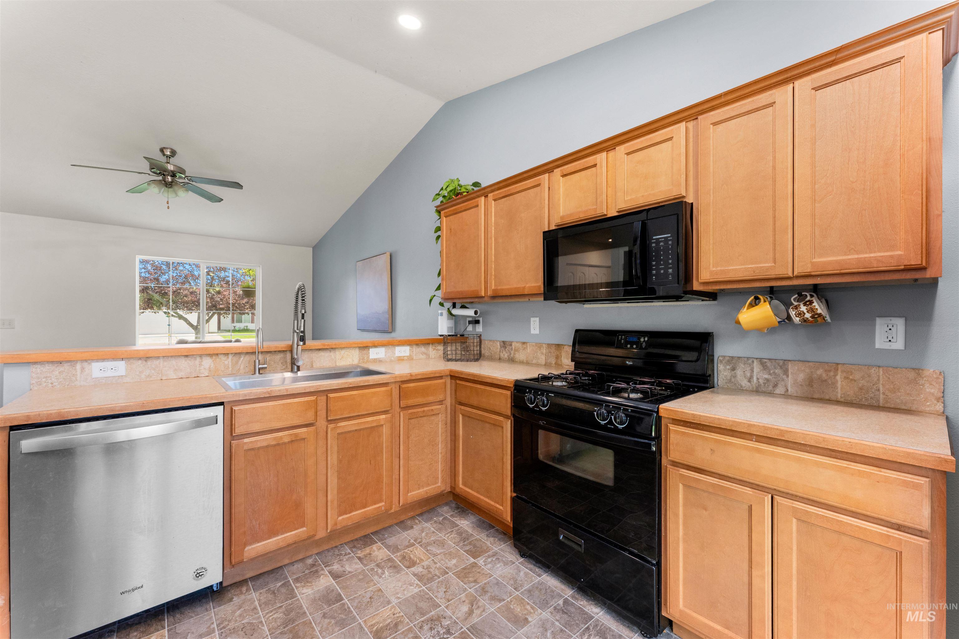 698 E Great Bear Street Property Photo 11