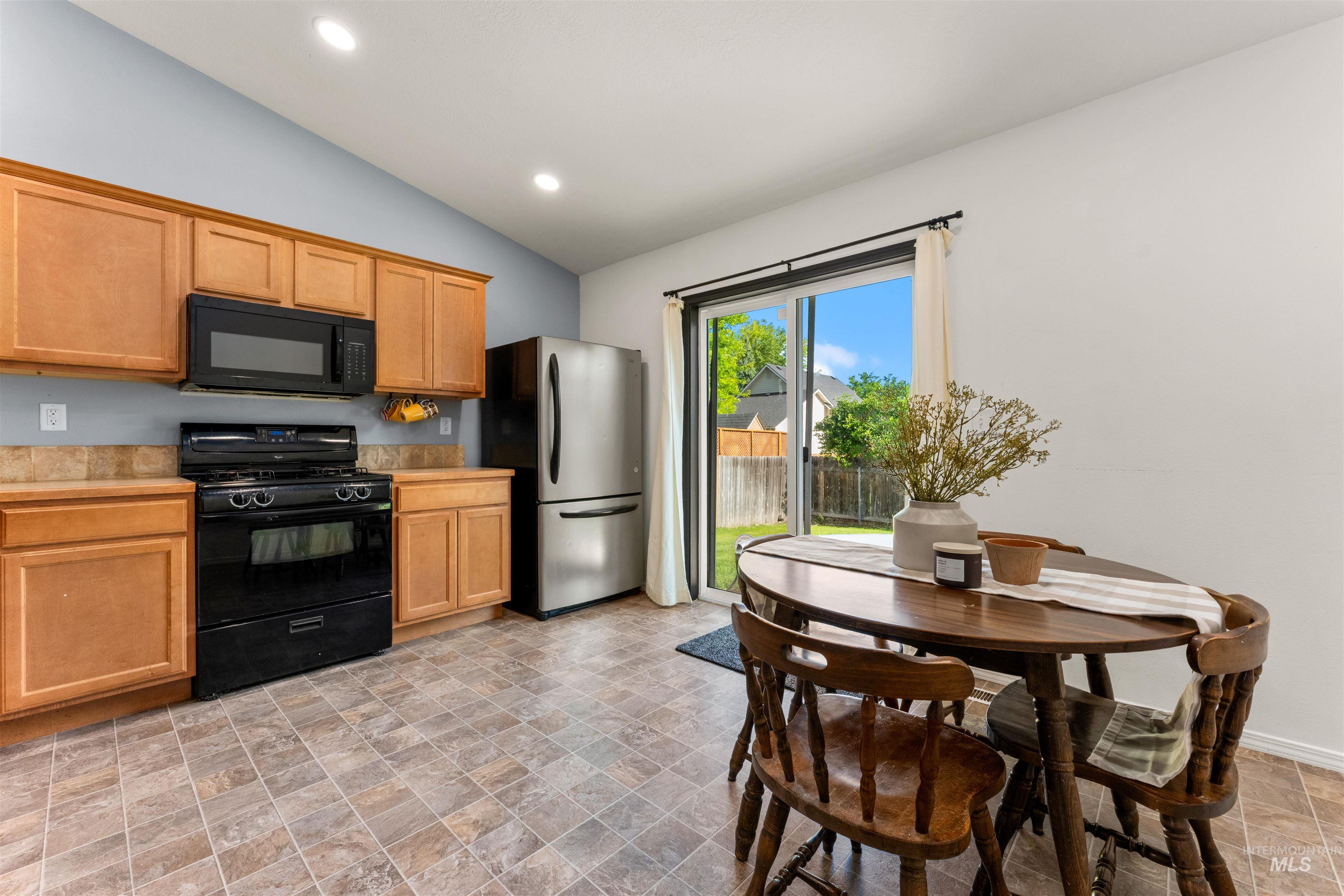698 E Great Bear Street Property Photo 12