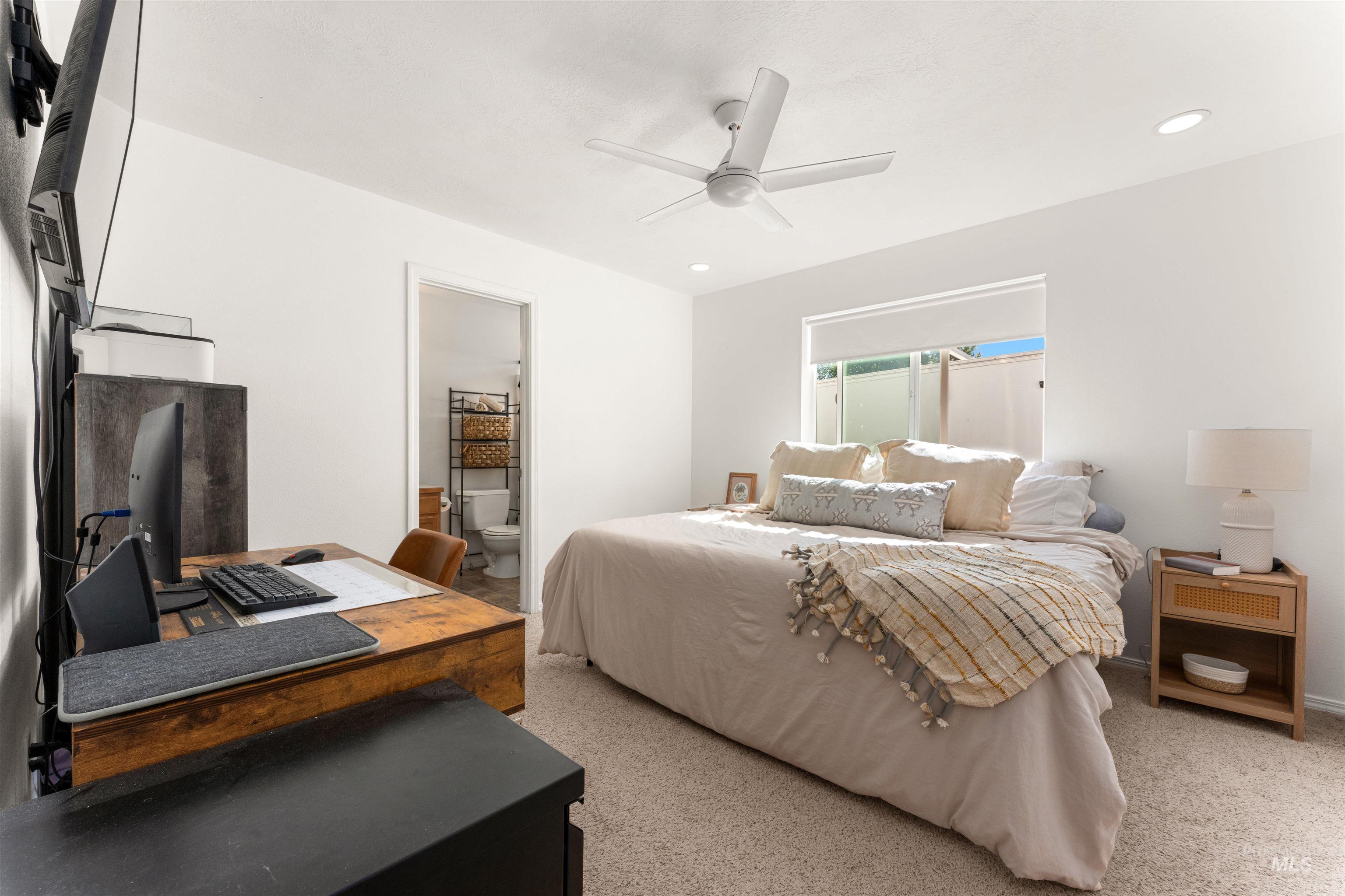 698 E Great Bear Street Property Photo 16