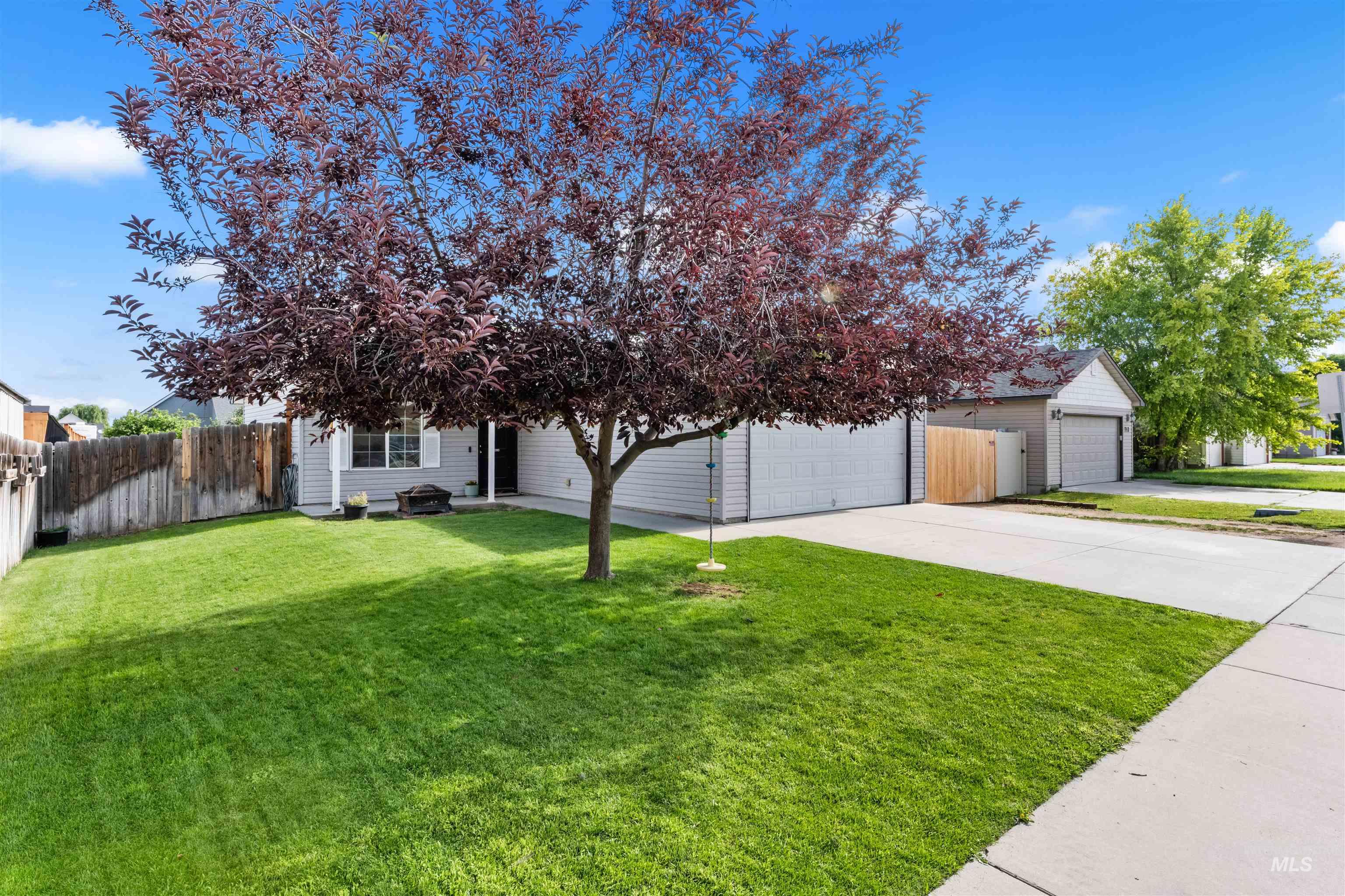 698 E Great Bear Street Property Photo 24