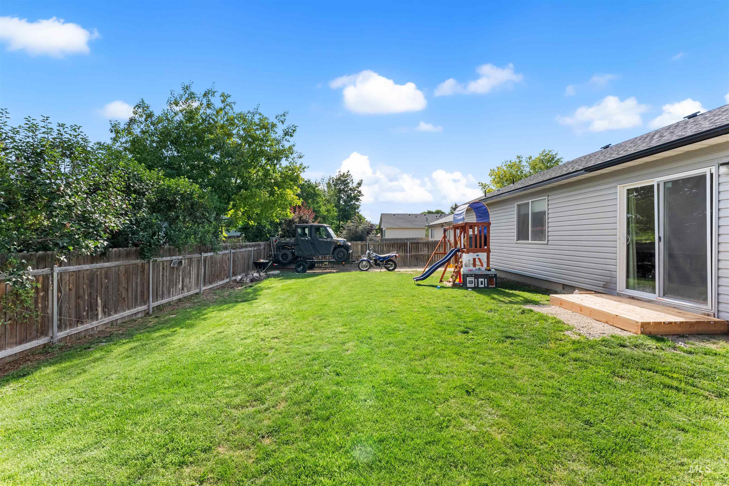 698 E Great Bear Street Property Photo 25