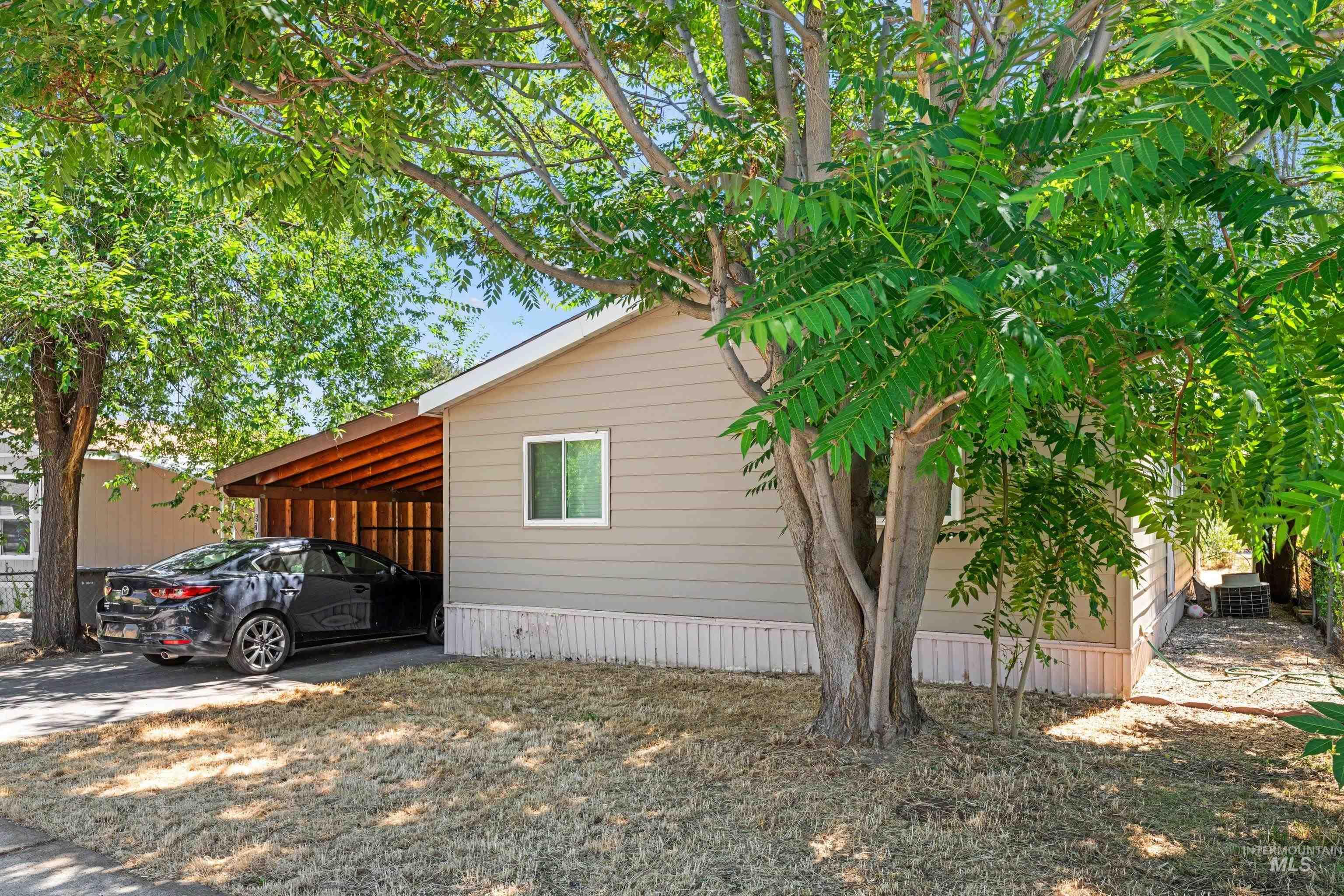 5707 E Mineral Drive Property Photo 1