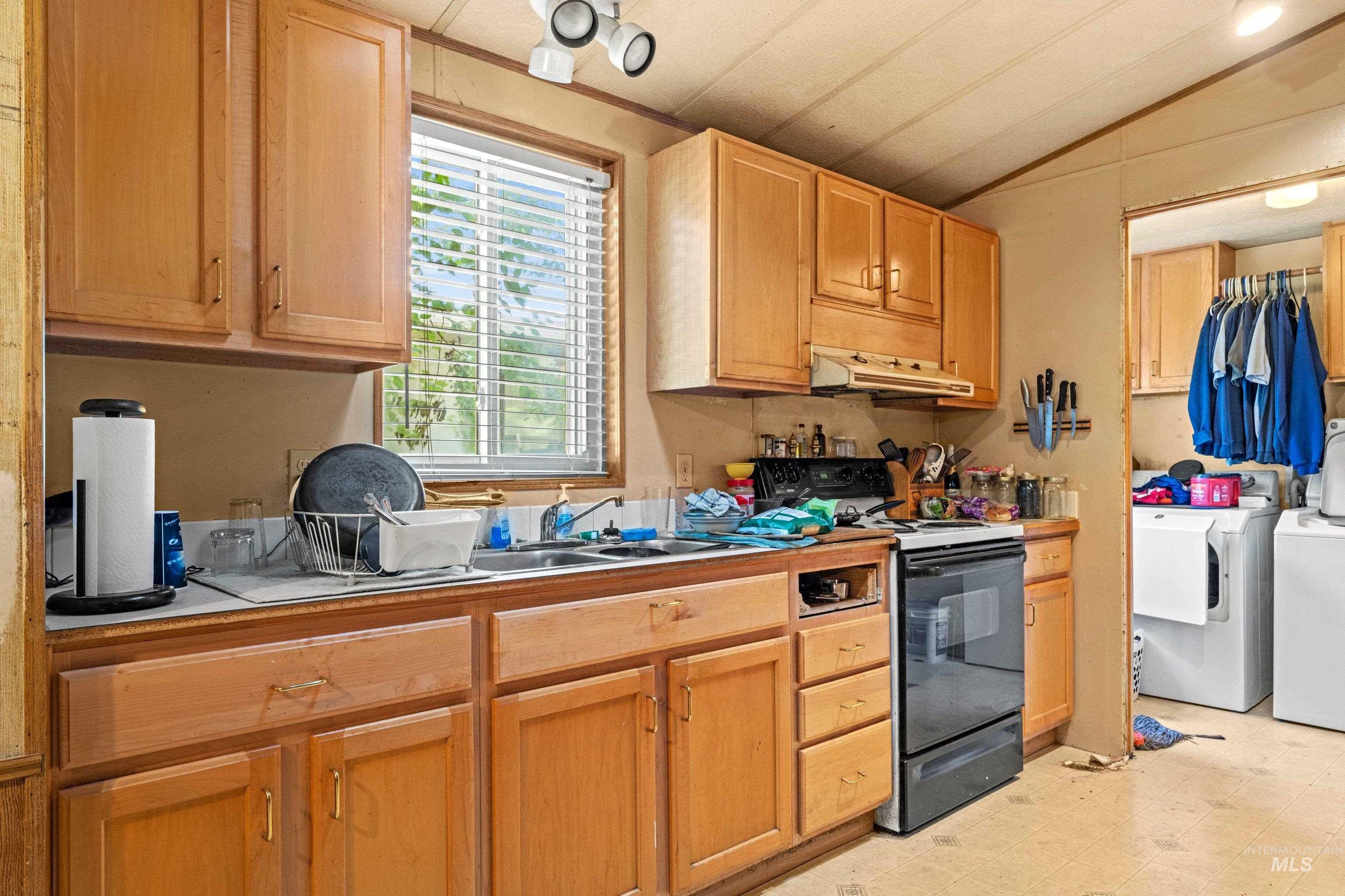 5707 E Mineral Drive Property Photo 3