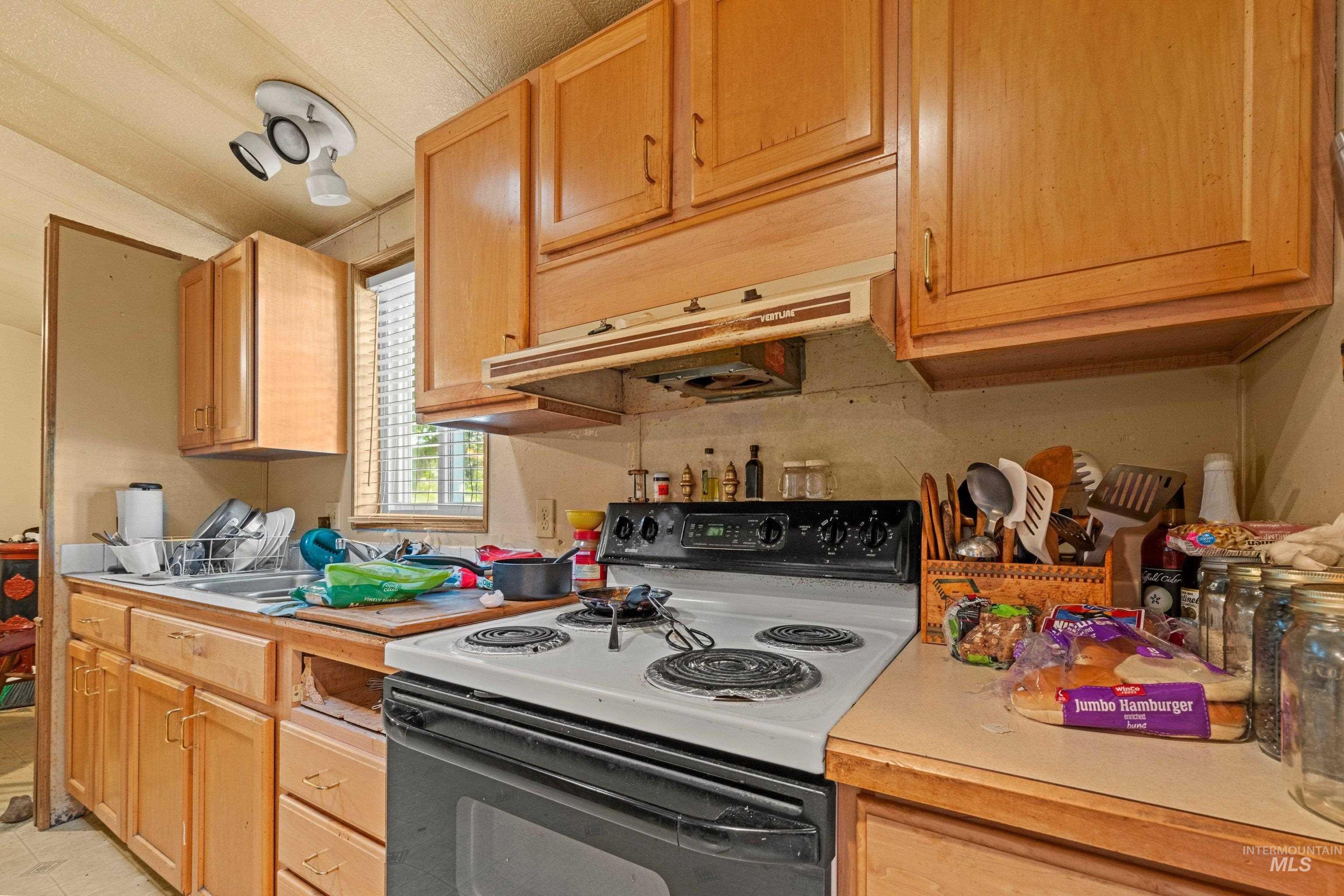 5707 E Mineral Drive Property Photo 4