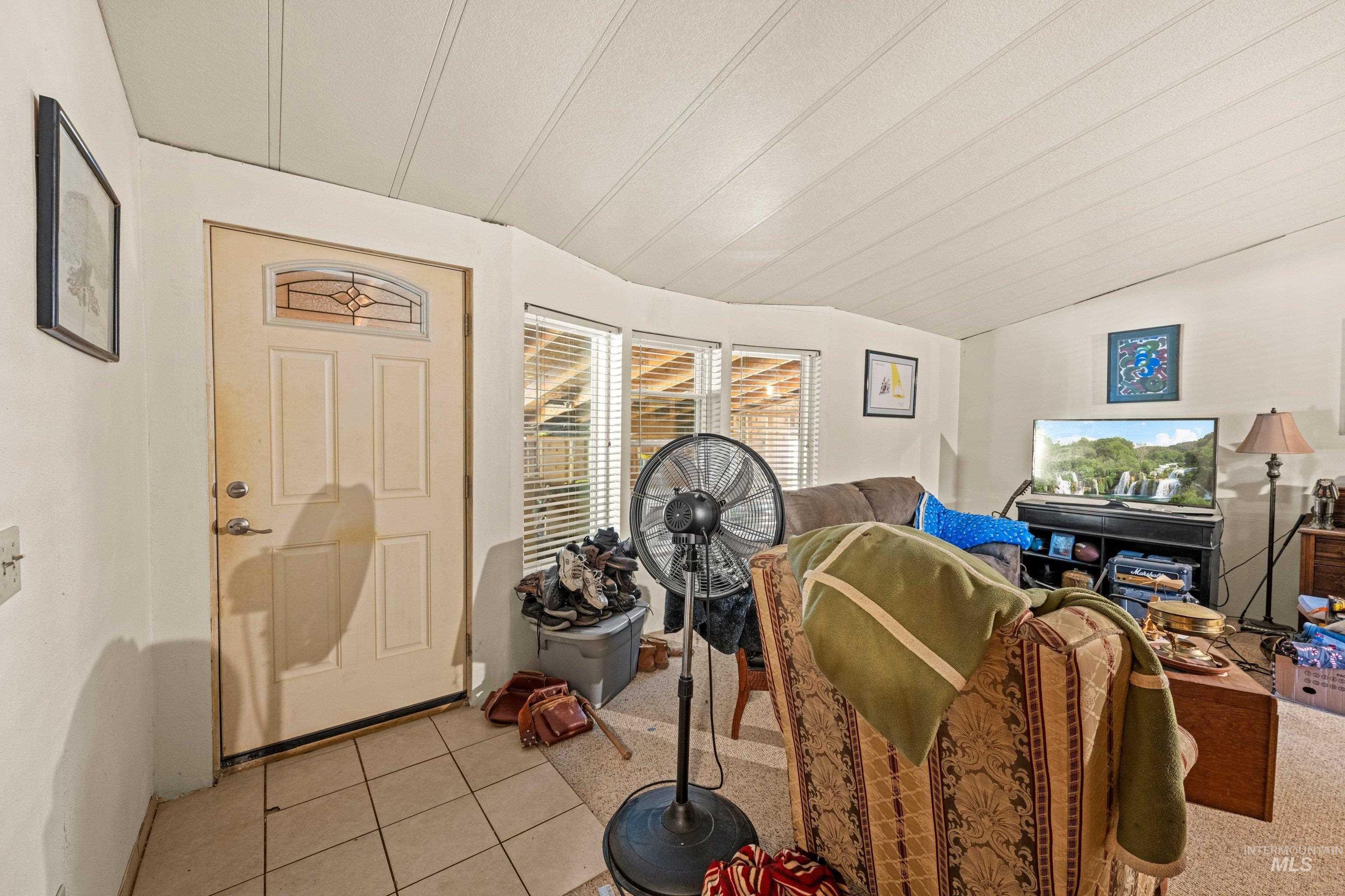 5707 E Mineral Drive Property Photo 6