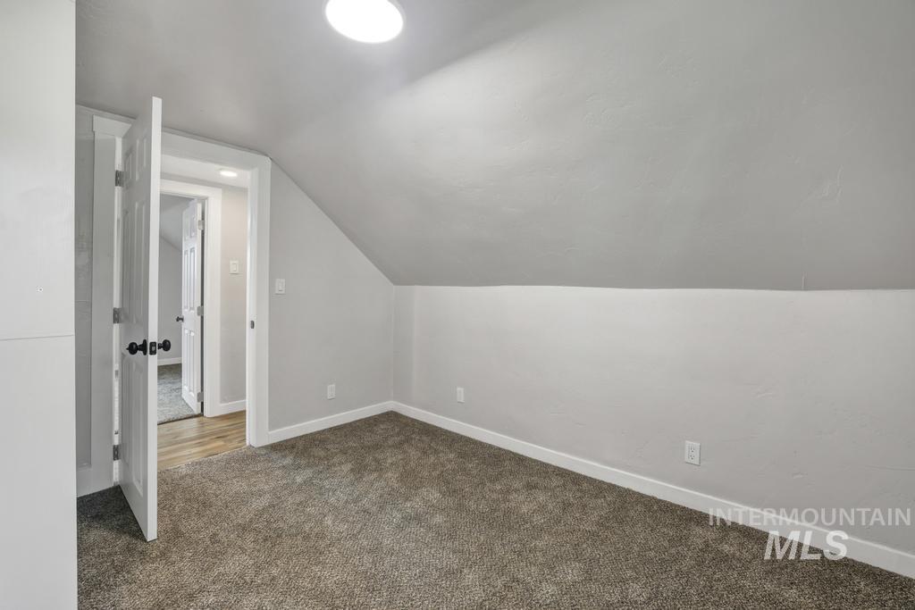 500 W Avenue D Property Photo 13