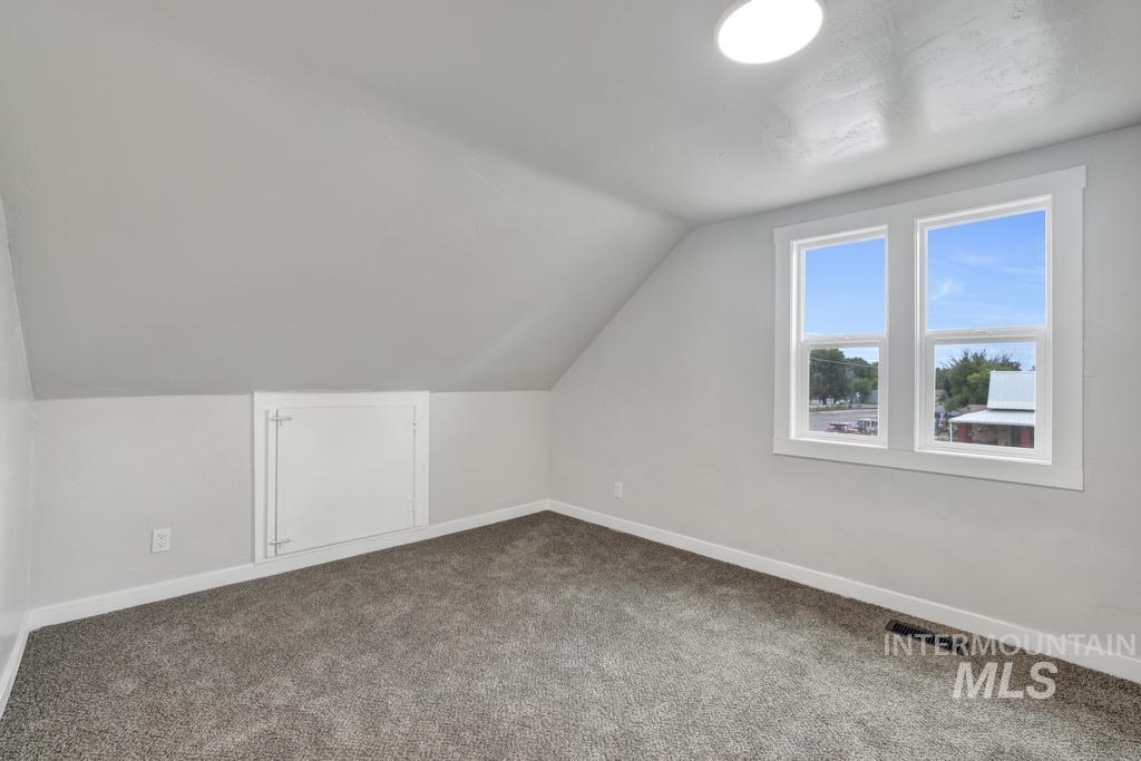 500 W Avenue D Property Photo 14