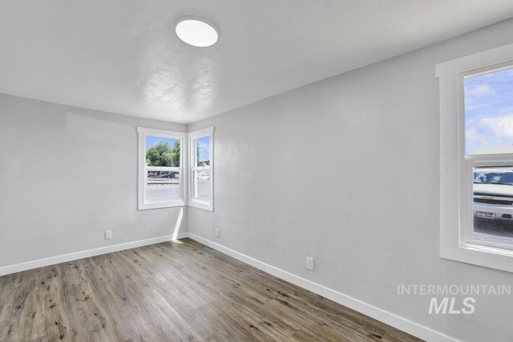 500 W Avenue D Property Photo 15