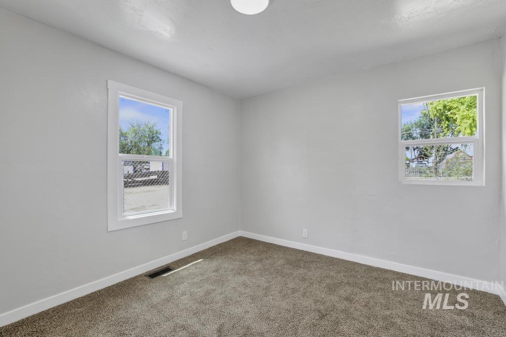 500 W Avenue D Property Photo 17