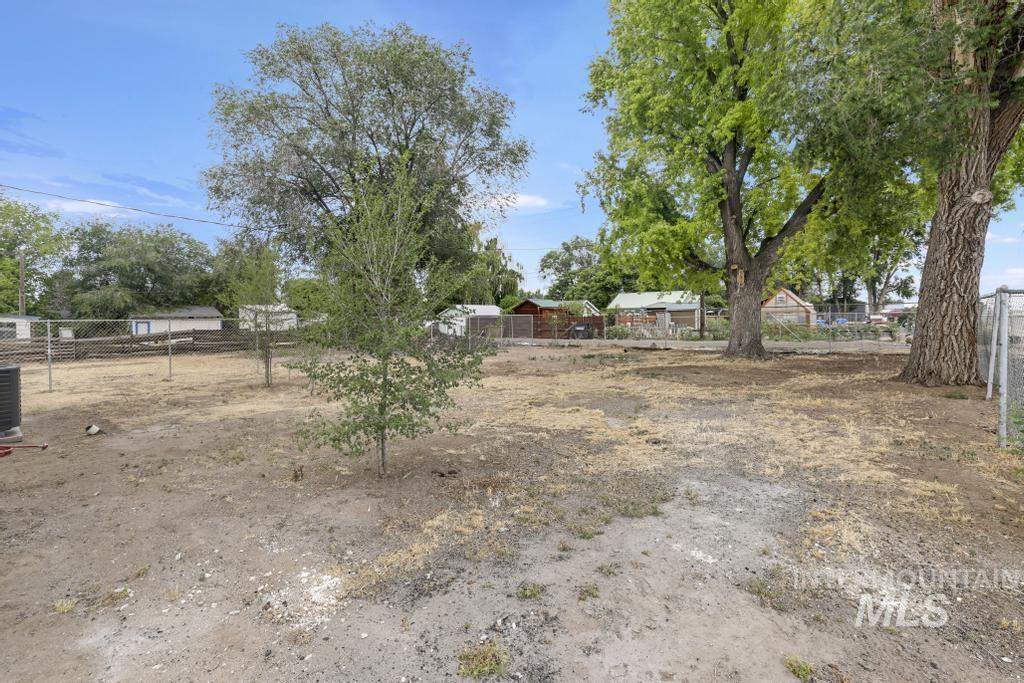 500 W Avenue D Property Photo 45