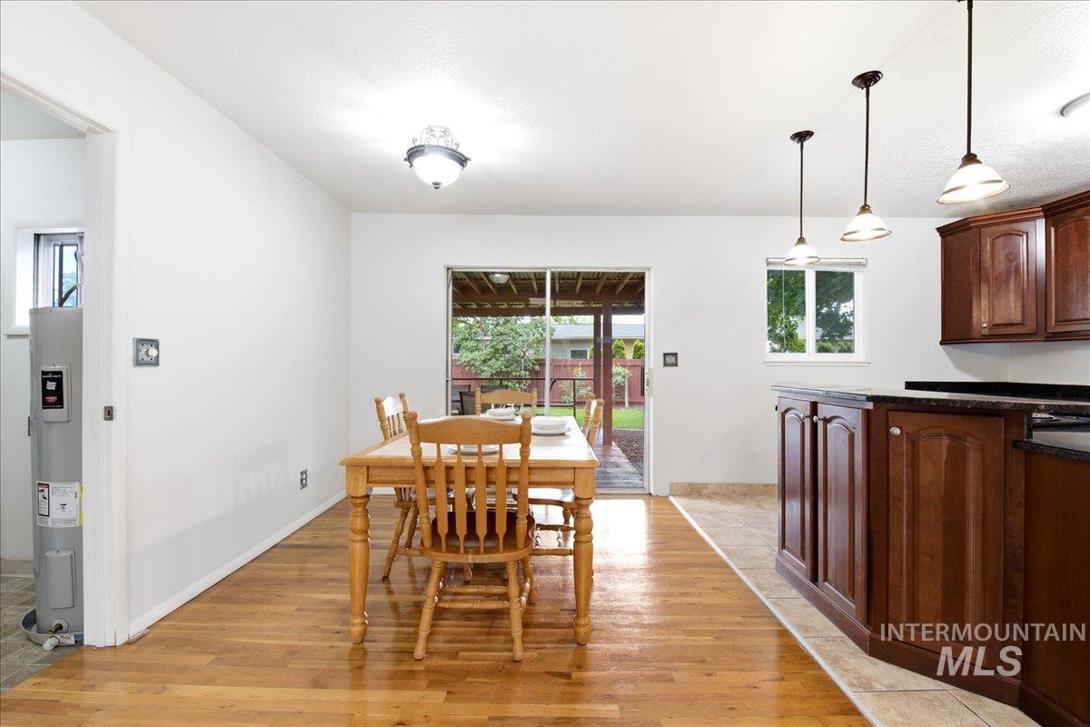 1118 W Howard St Property Photo 14