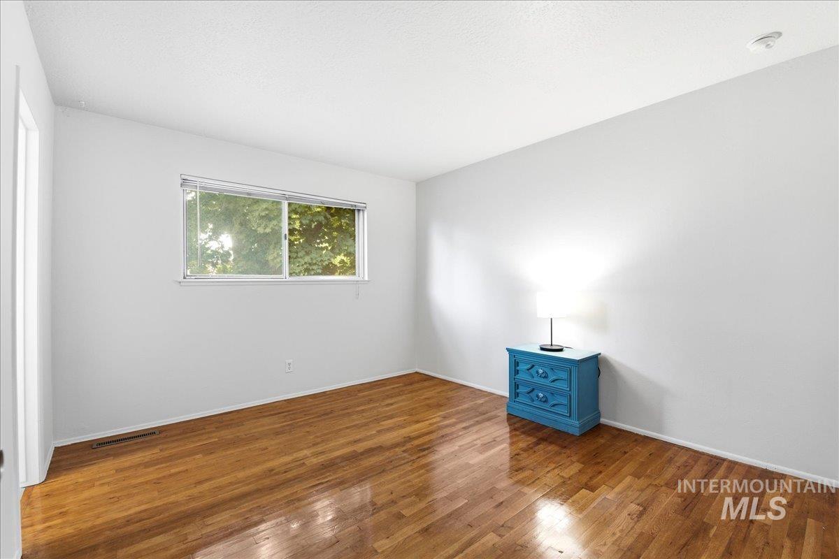 1118 W Howard St Property Photo 26