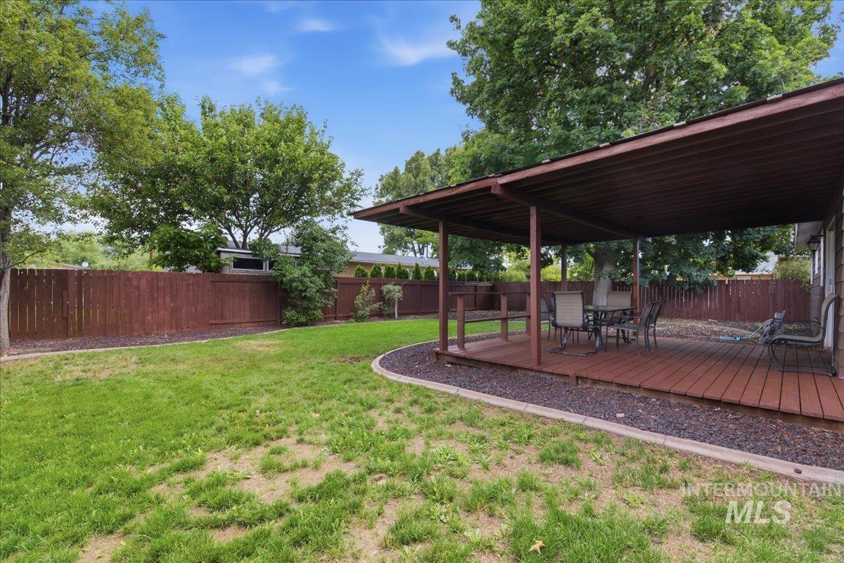 1118 W Howard St Property Photo 36