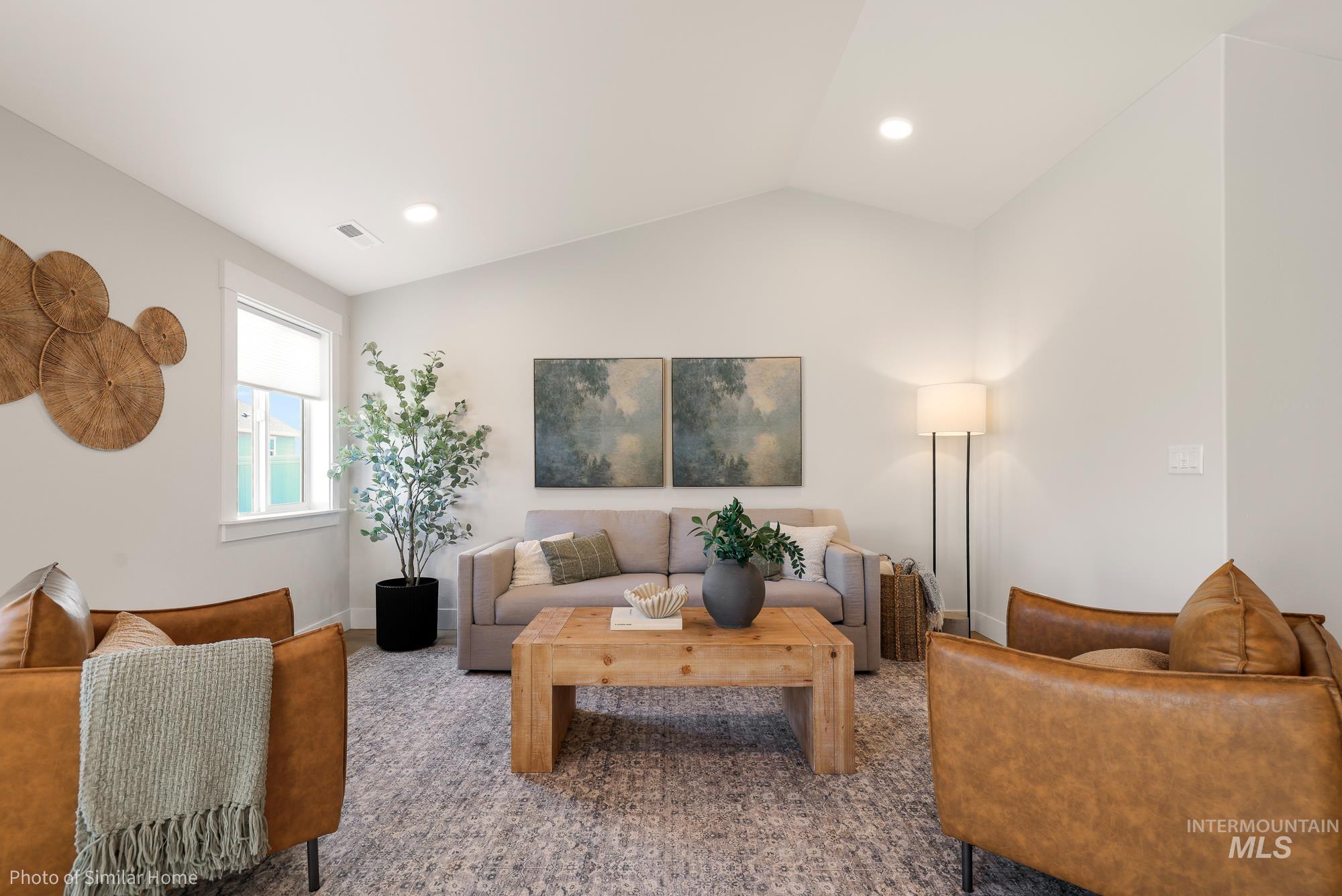 939 W Galloper St Property Photo 3