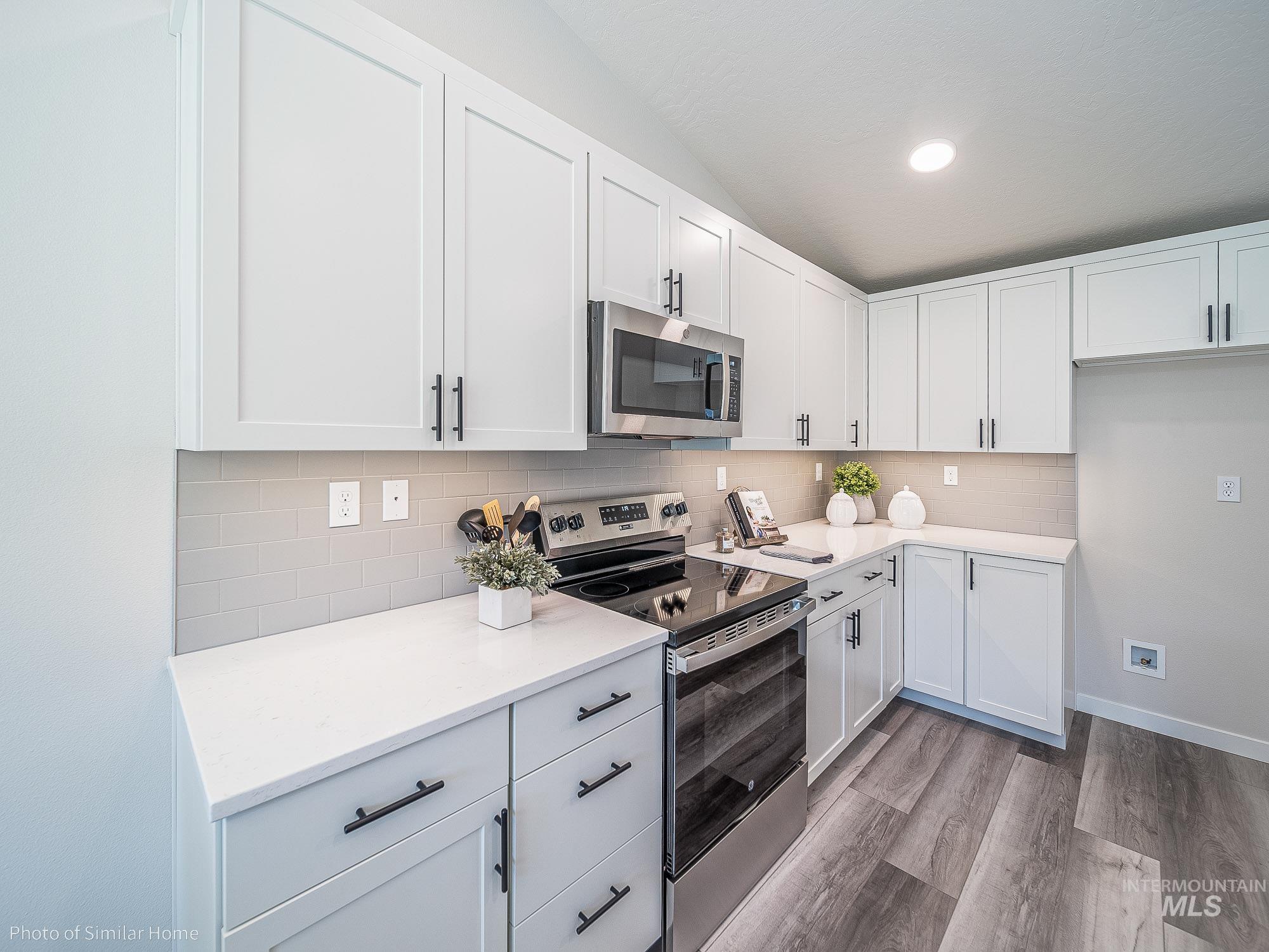 939 W Galloper St Property Photo 4